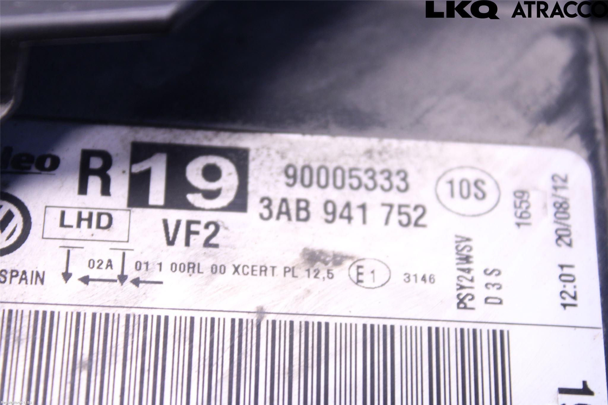 Volkswagen VW PASSAT 11-14 Frontlykt Høyre