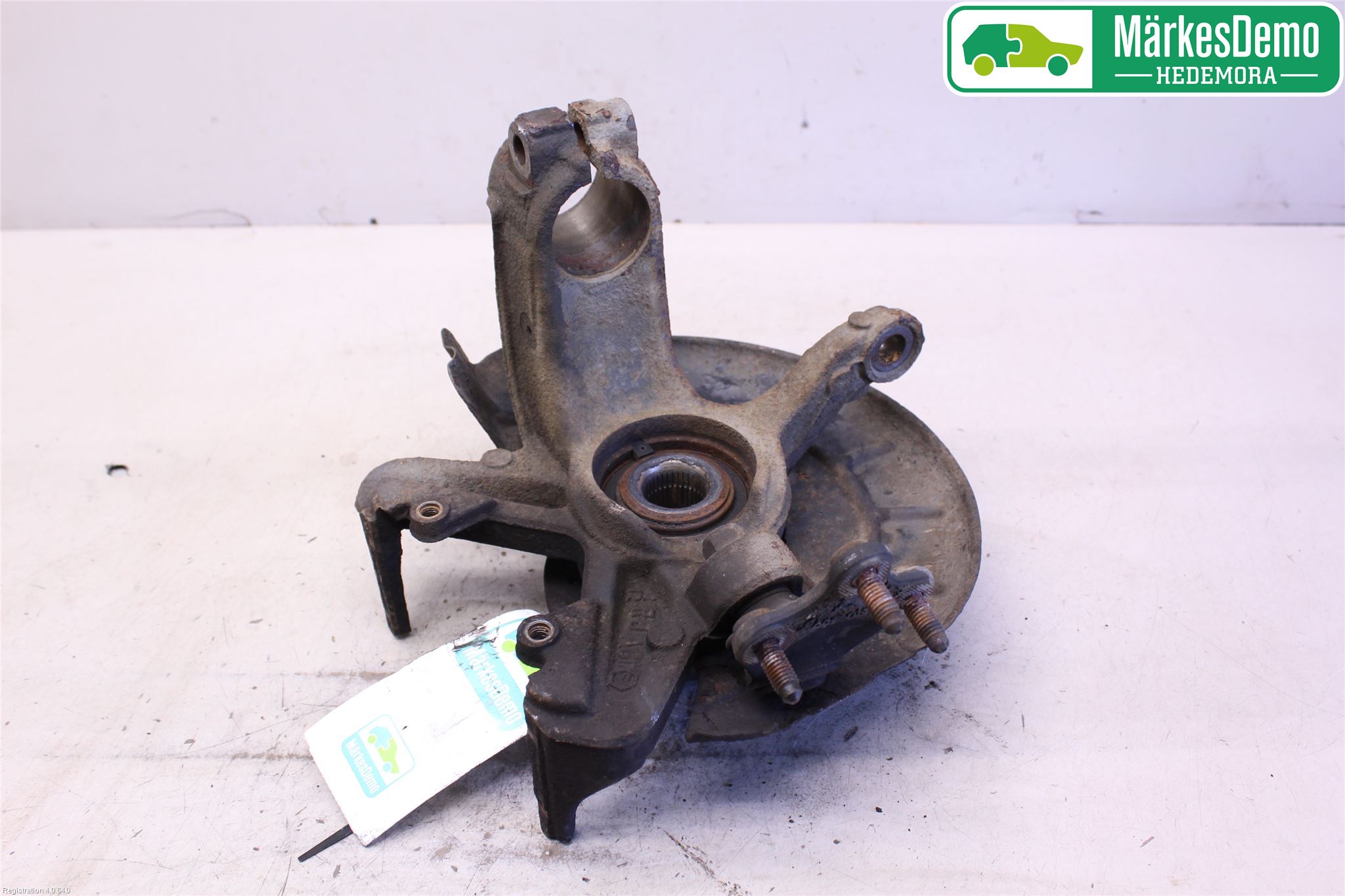 Volkswagen VW POLO 10-17 Spindel Hf