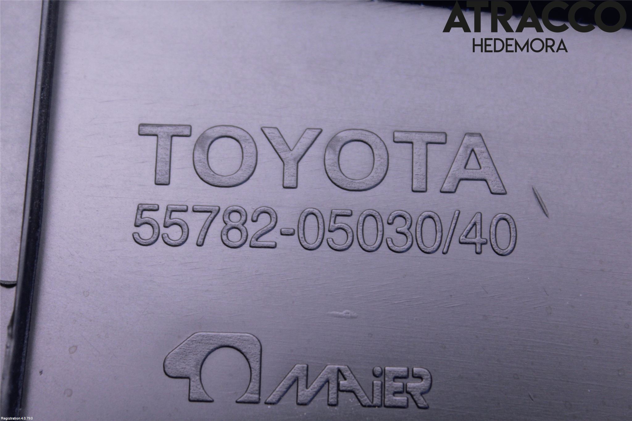 Toyota AVENSIS 03-06 Visker Deksel-Grill-Under Frr