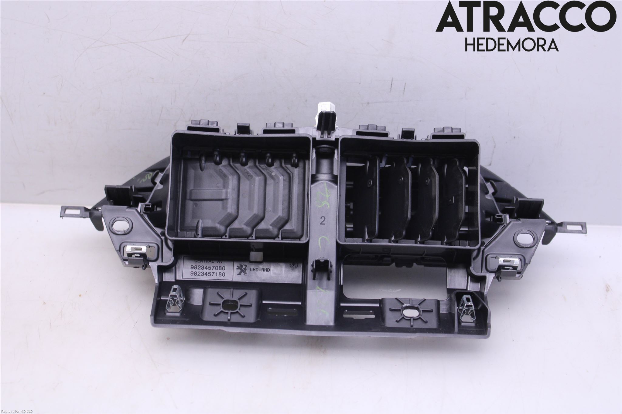 Peugeot 2008/E-2008 20- Dashbord Kanal - Dyse