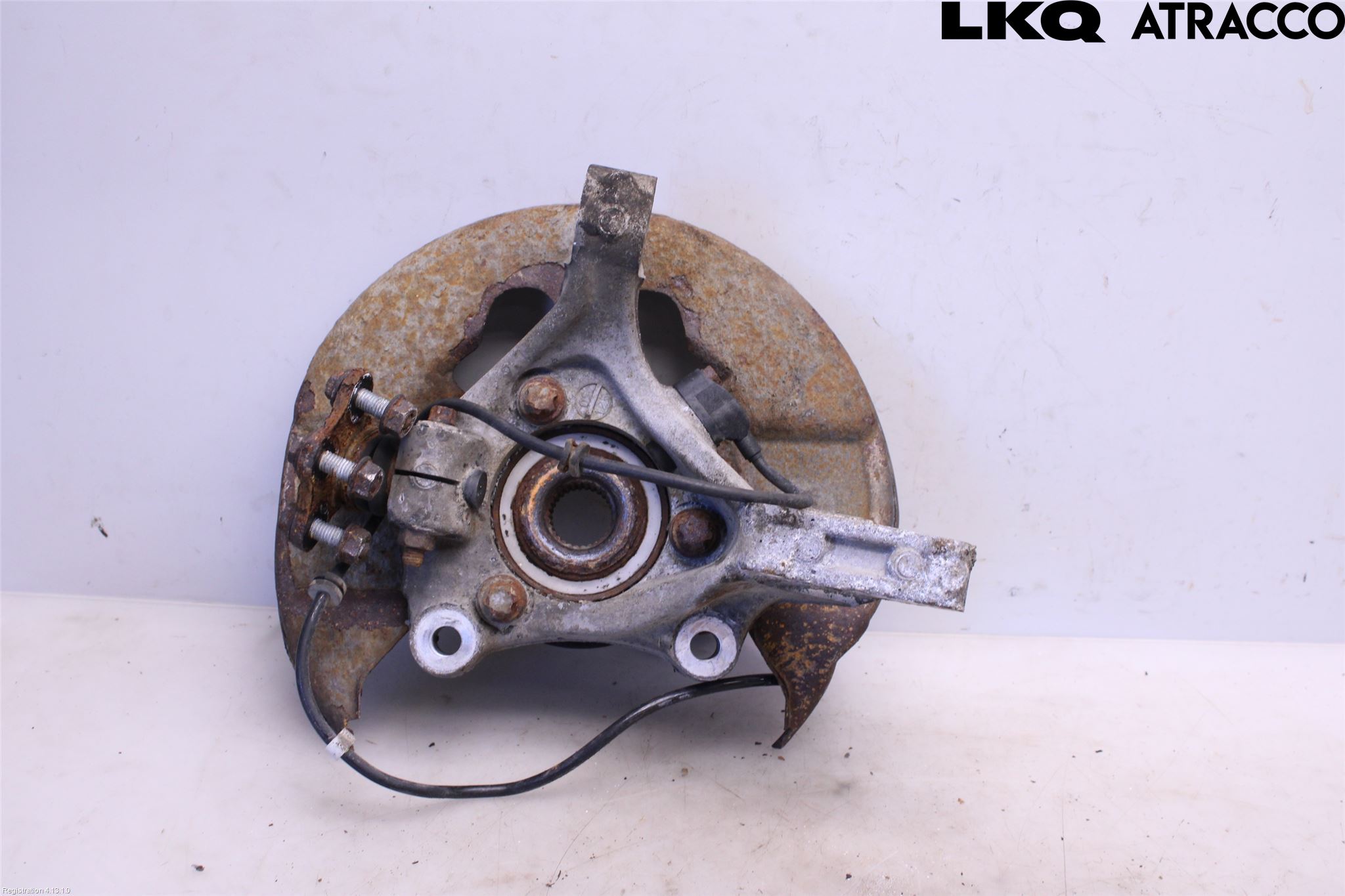 Saab 9-5     06-10 Spindel Vf