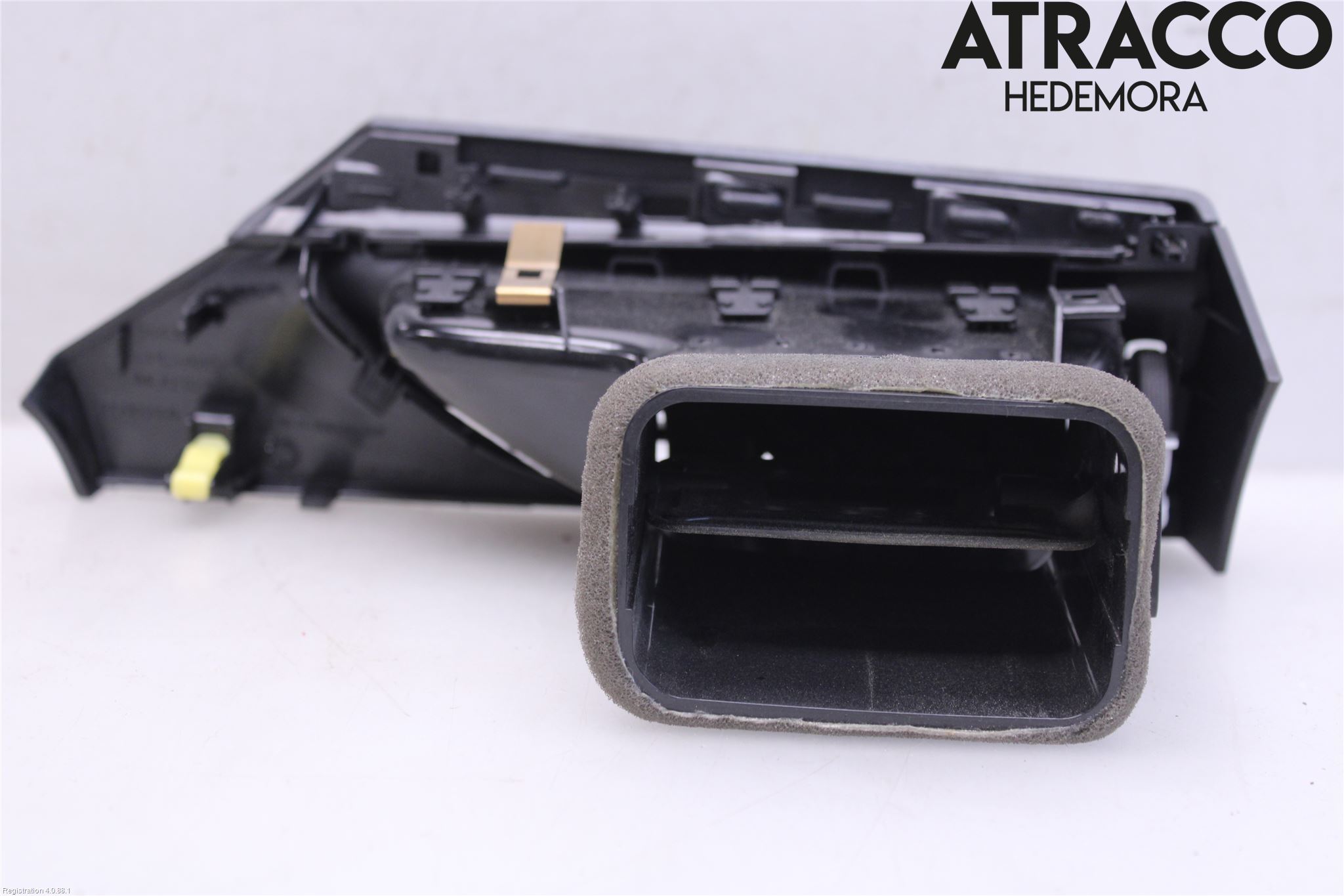 Toyota AVENSIS 16-18 Dashbord Kanal - Dyse