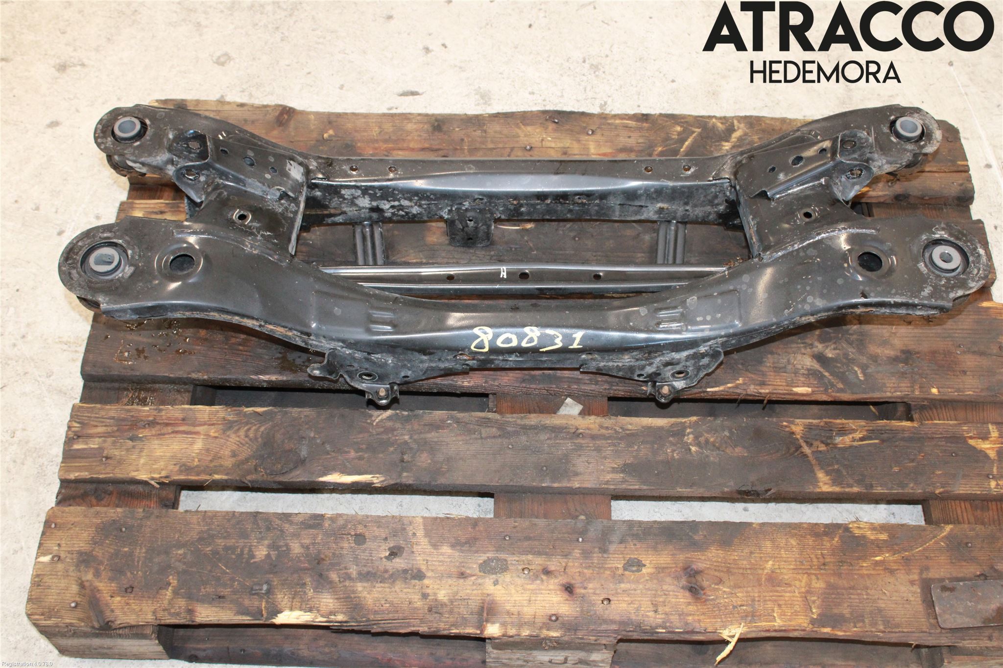 Toyota AURIS 13-19 Bakaksel Feste Travers-Ramme