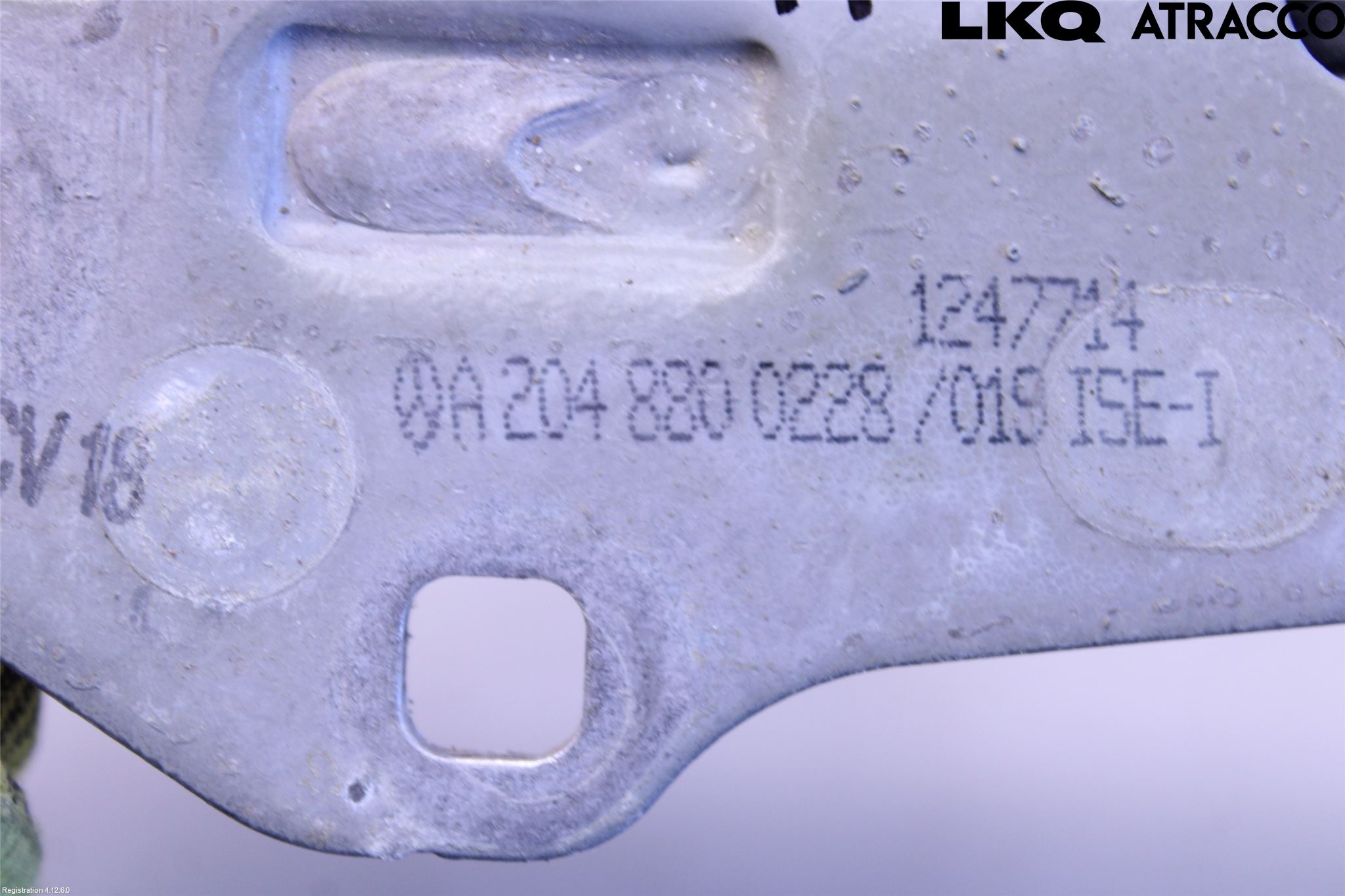 Mercedes-Benz MB E-KLASS (W212) 09-16 Panser Hengsel - Hengsler