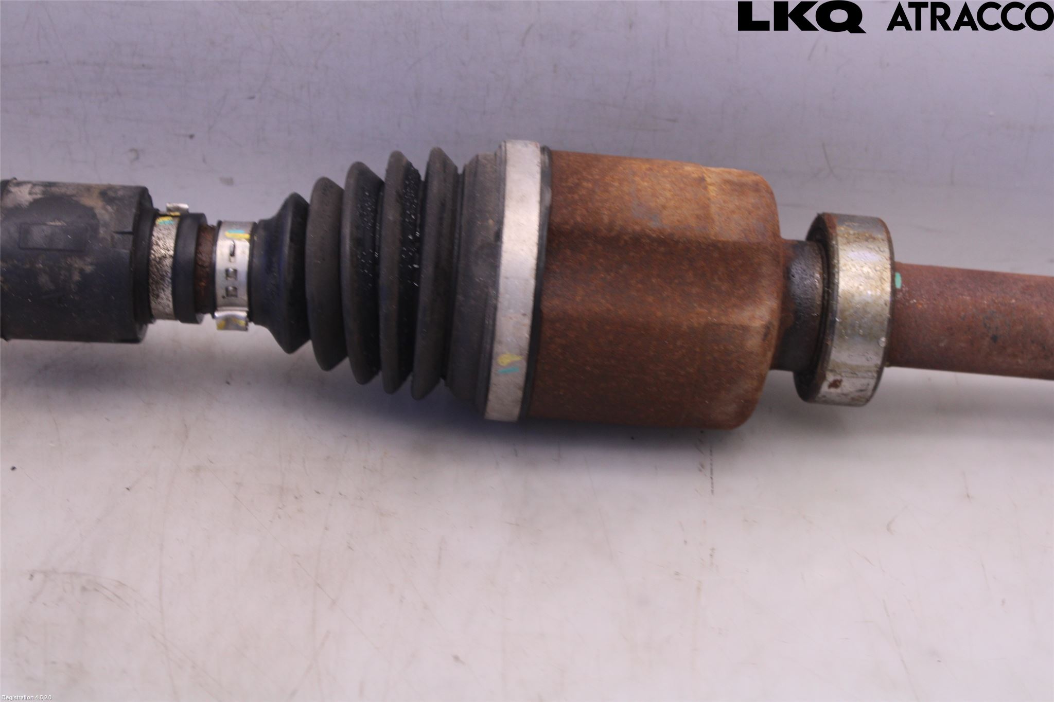 Dacia DUSTER 18-24 Drivaksel Foran Kompl Høyre