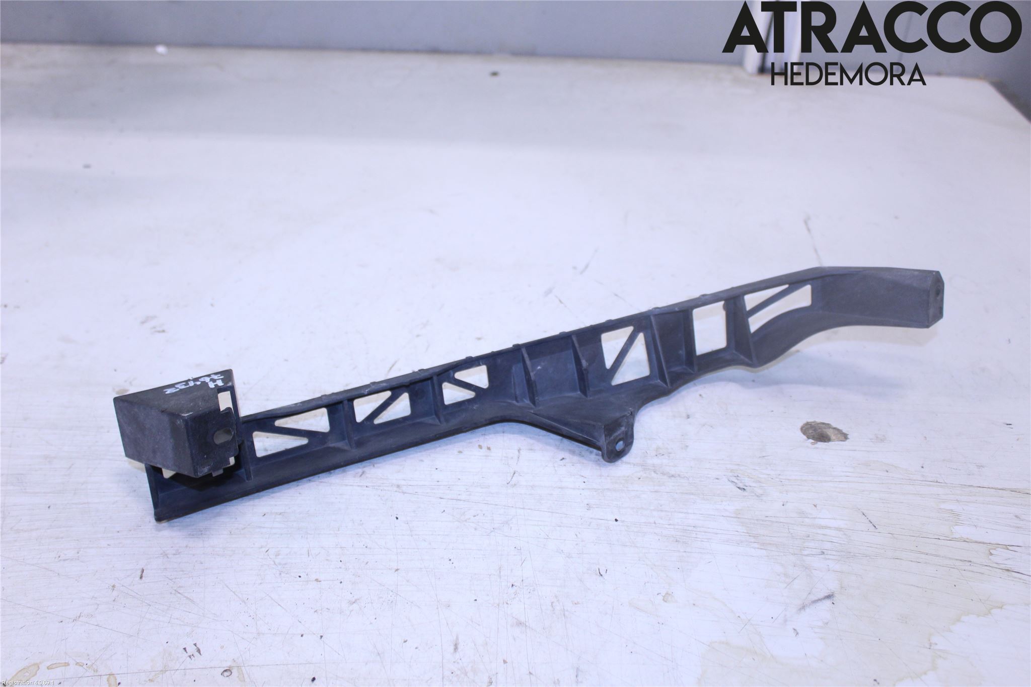 Mazda 3 I 03-06 Frontlykt Ramme H Lyktering
