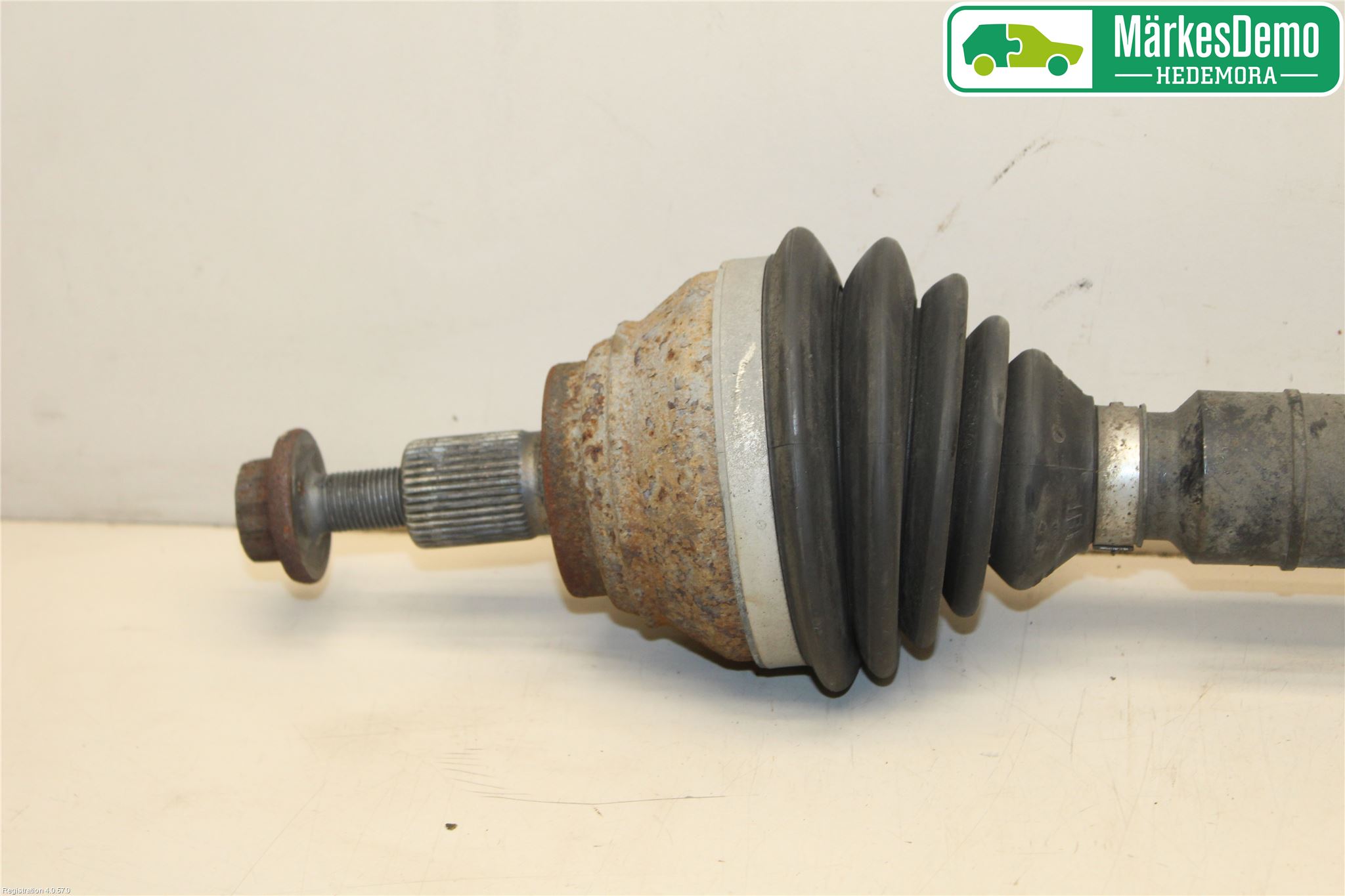 Volkswagen VW CADDY 11-15 Drivaksel Foran Kompl Høyre