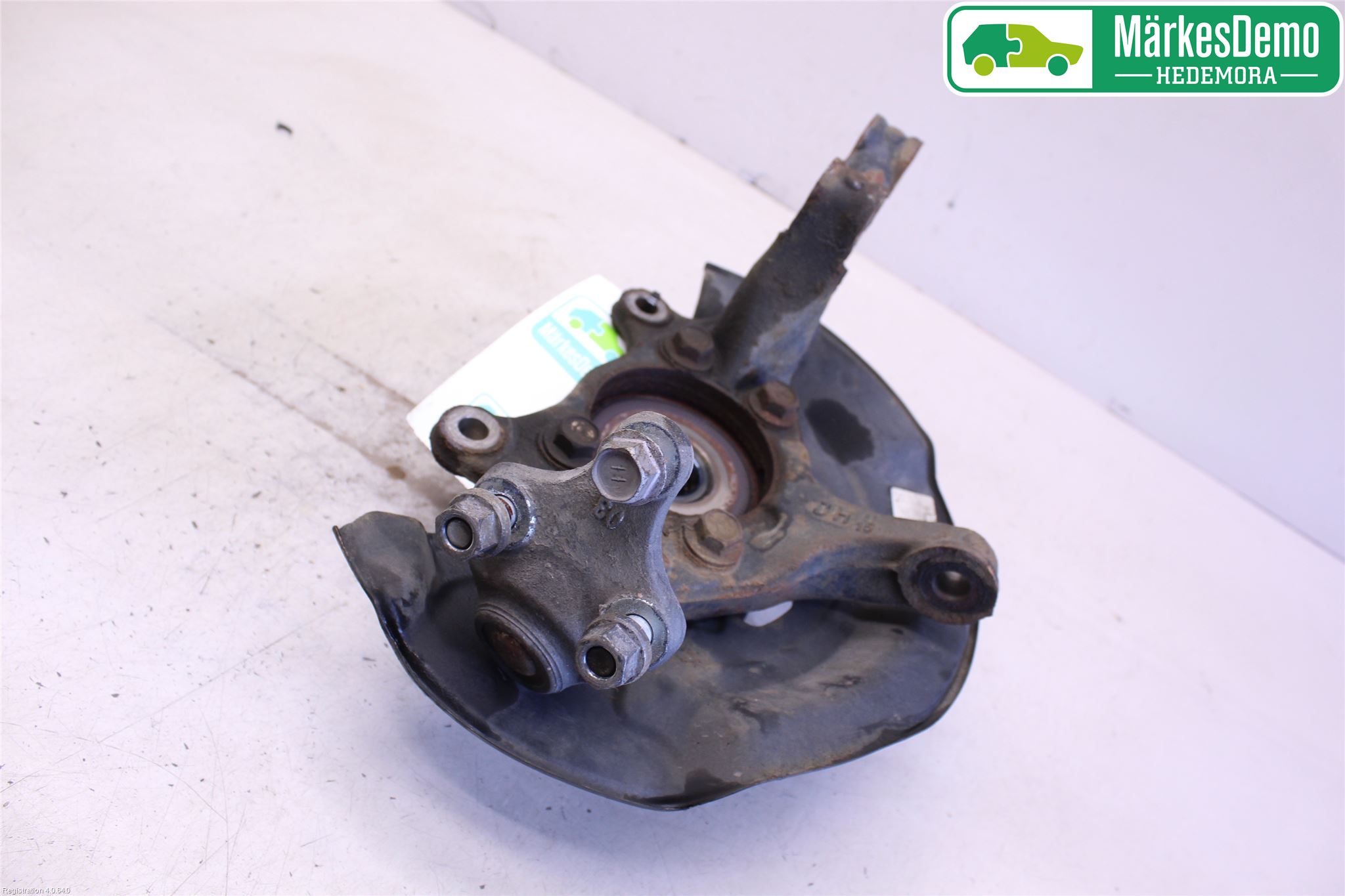 Toyota AURIS 13-19 Spindel Hf