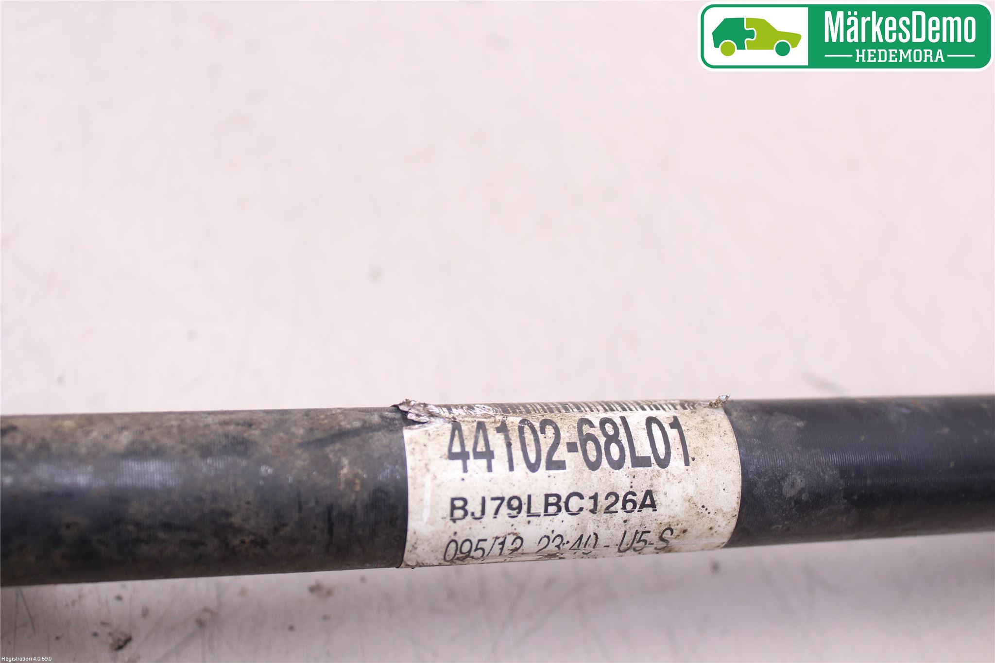 Suzuki SWIFT 11-16 Drivaksel Foran Kompl Venstre