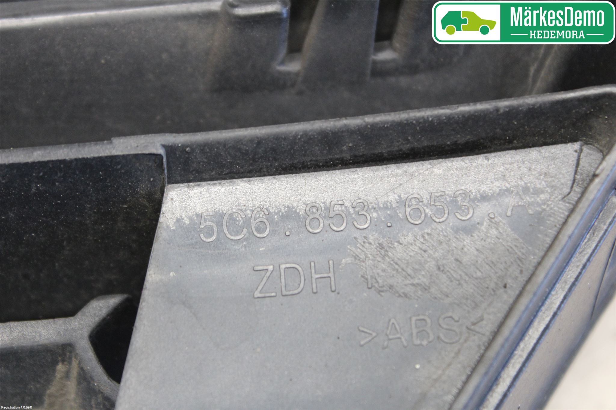 Volkswagen VW JETTA VI 11- Grill Komplett