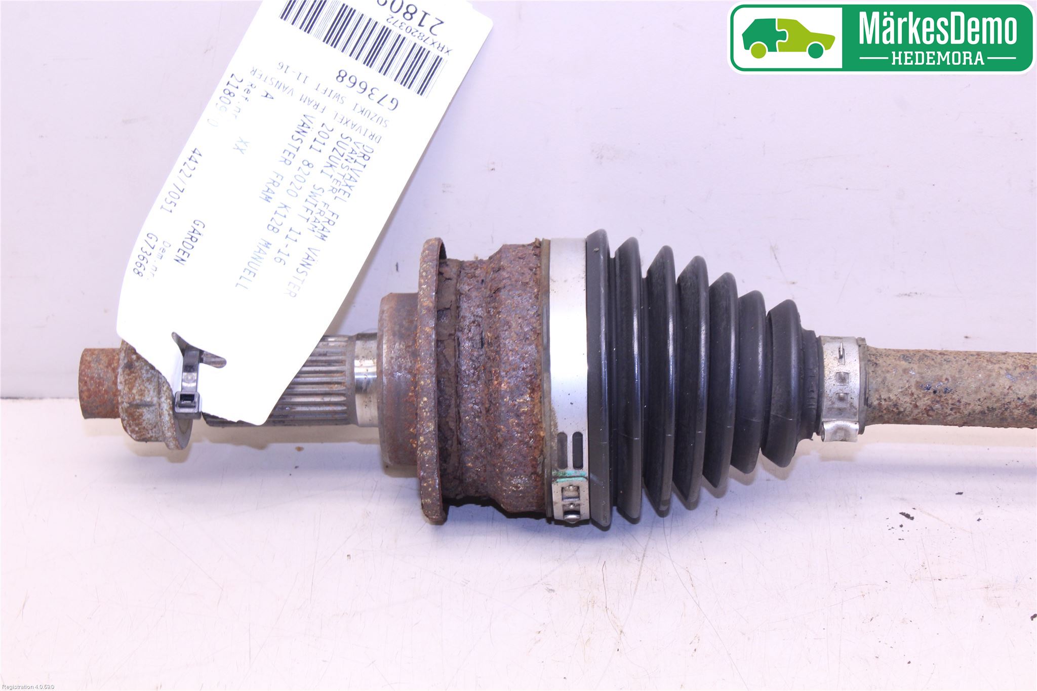 Suzuki SWIFT 11-16 Drivaksel Foran Kompl Venstre