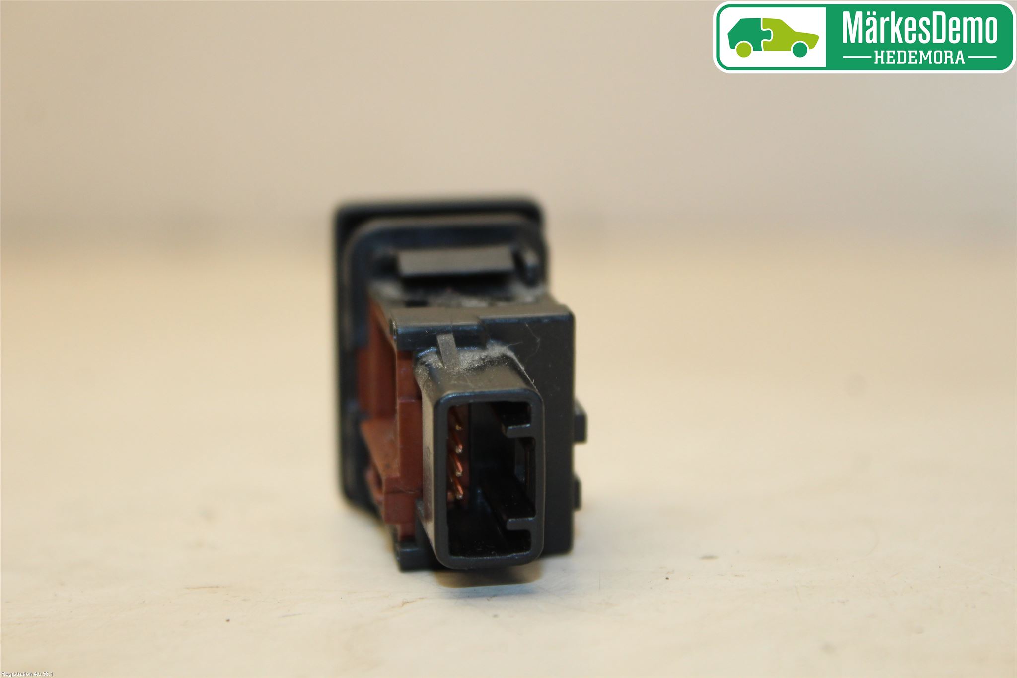 Toyota AVENSIS 09-15 Bryter Drivstoff Tankluke