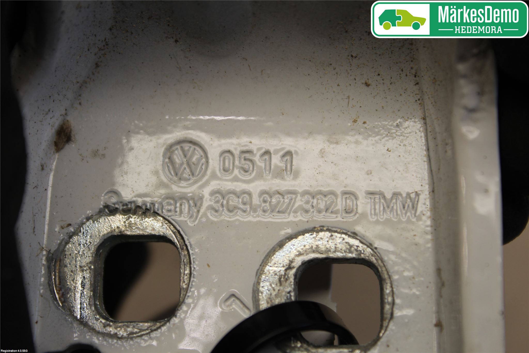 Volkswagen VW PASSAT 11-14 Bakluke Hengsel Høyre