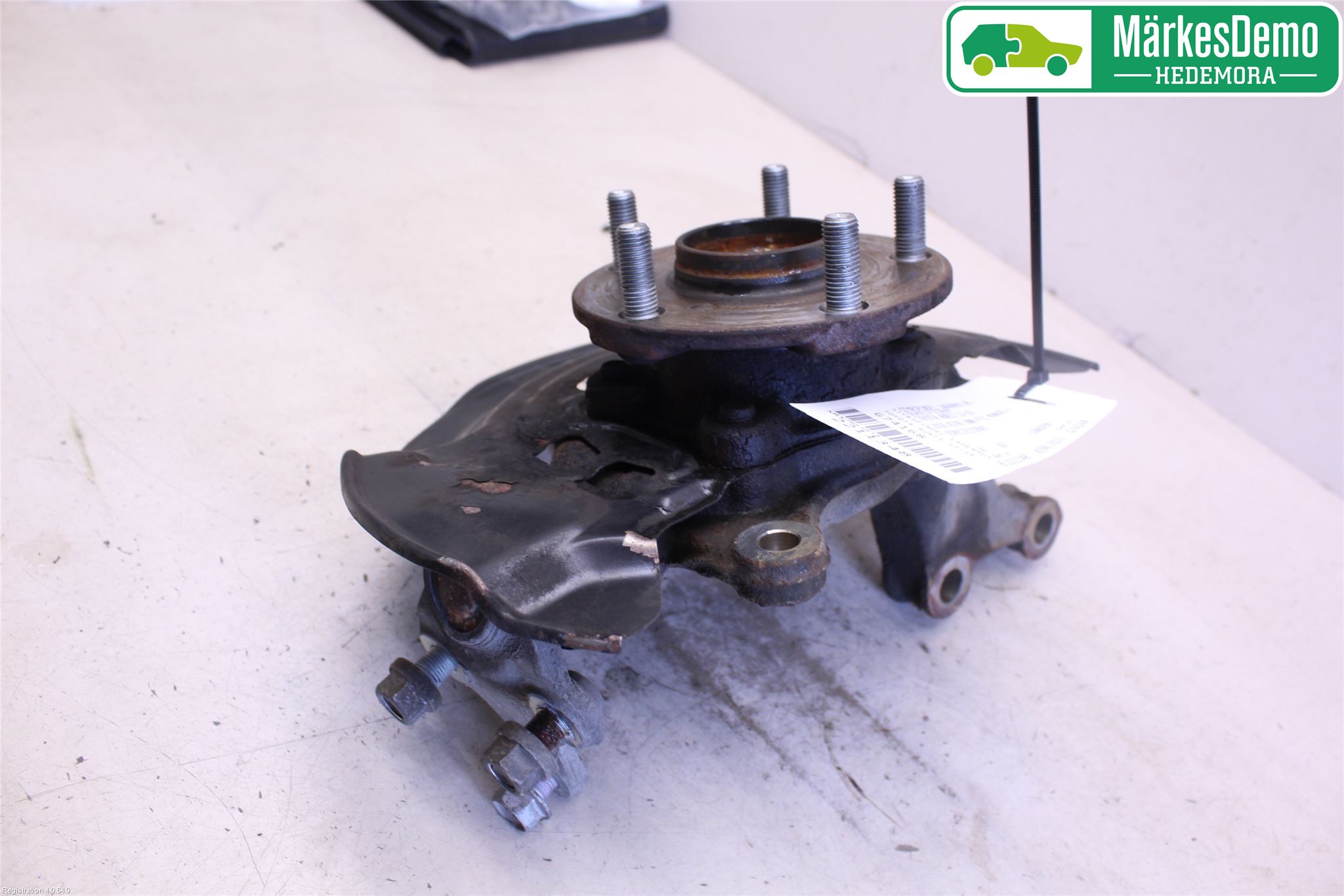 Toyota AURIS 13-19 Spindel Hf