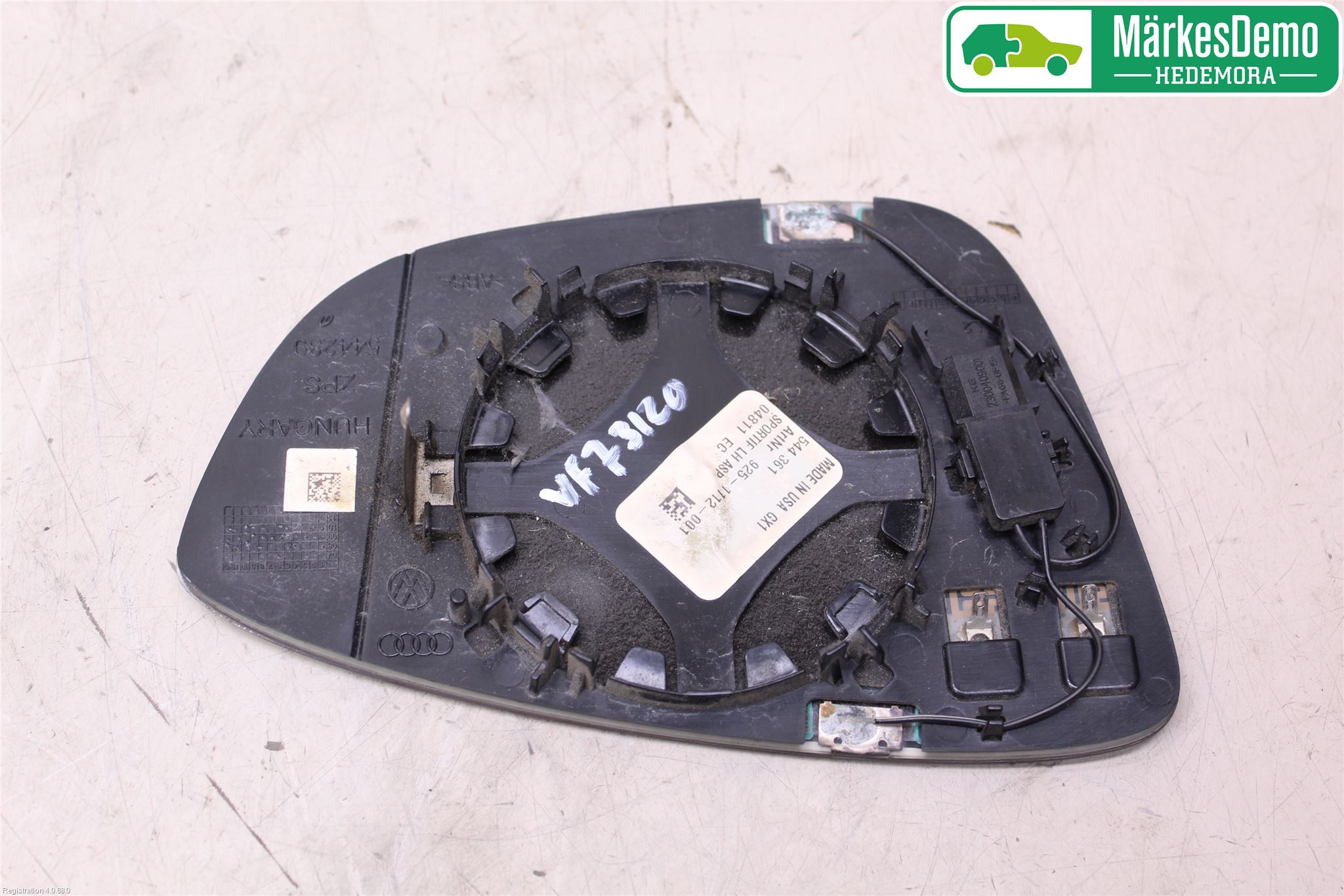 Volkswagen VW PASSAT 11-14 Speil Glass V