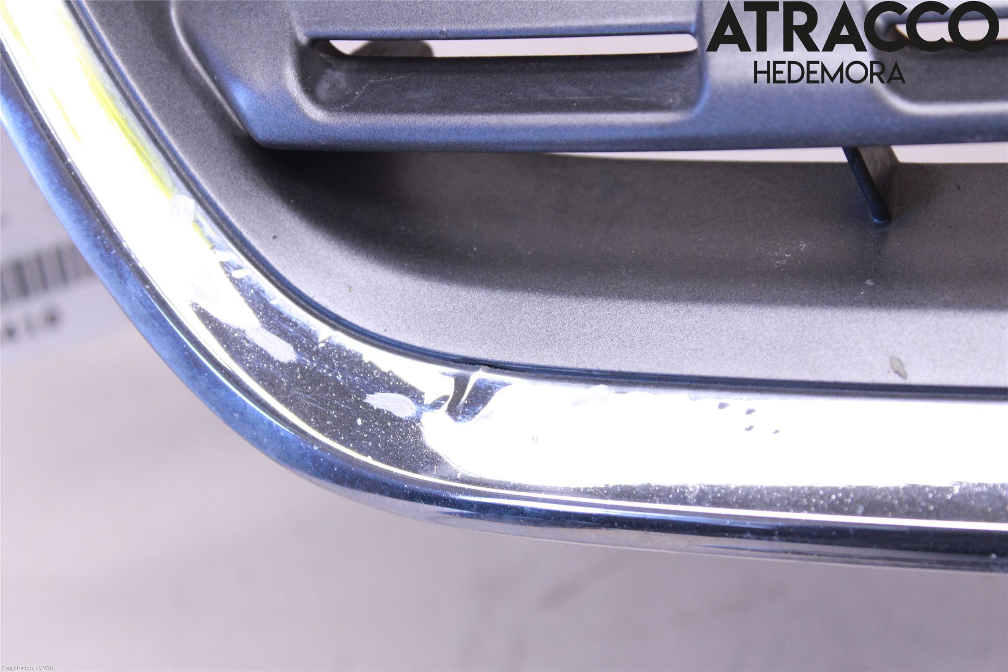 Subaru LEGACY    04-06 Grill Komplett