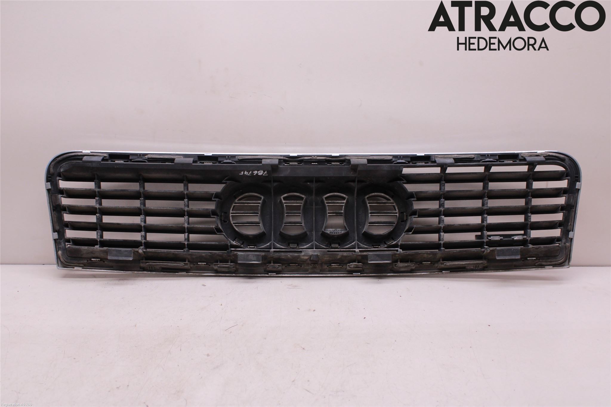 Audi A4/S4 01-05 Grill Komplett