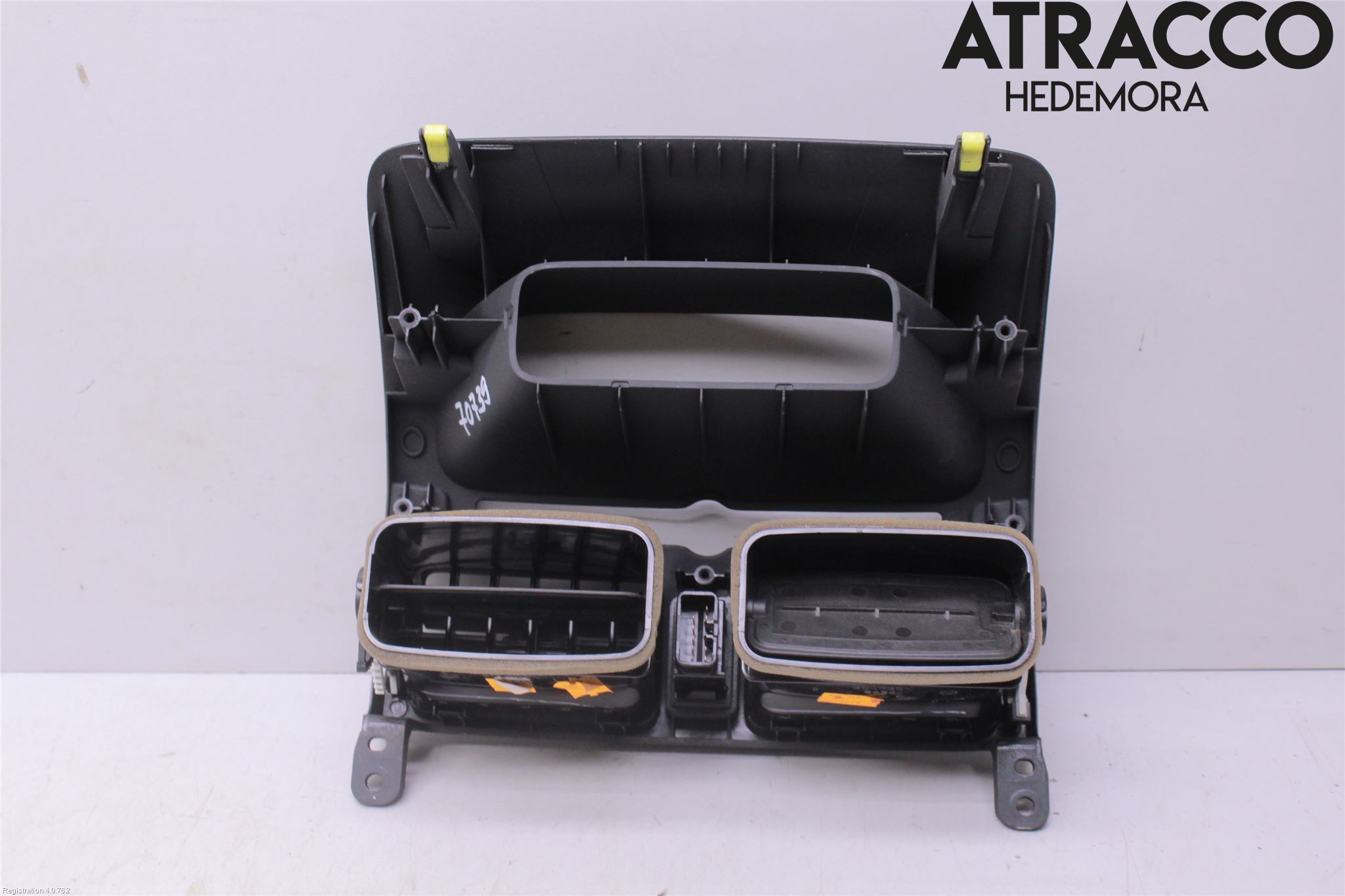 Toyota AVENSIS 03-06 Dashbord Kanal - Dyse