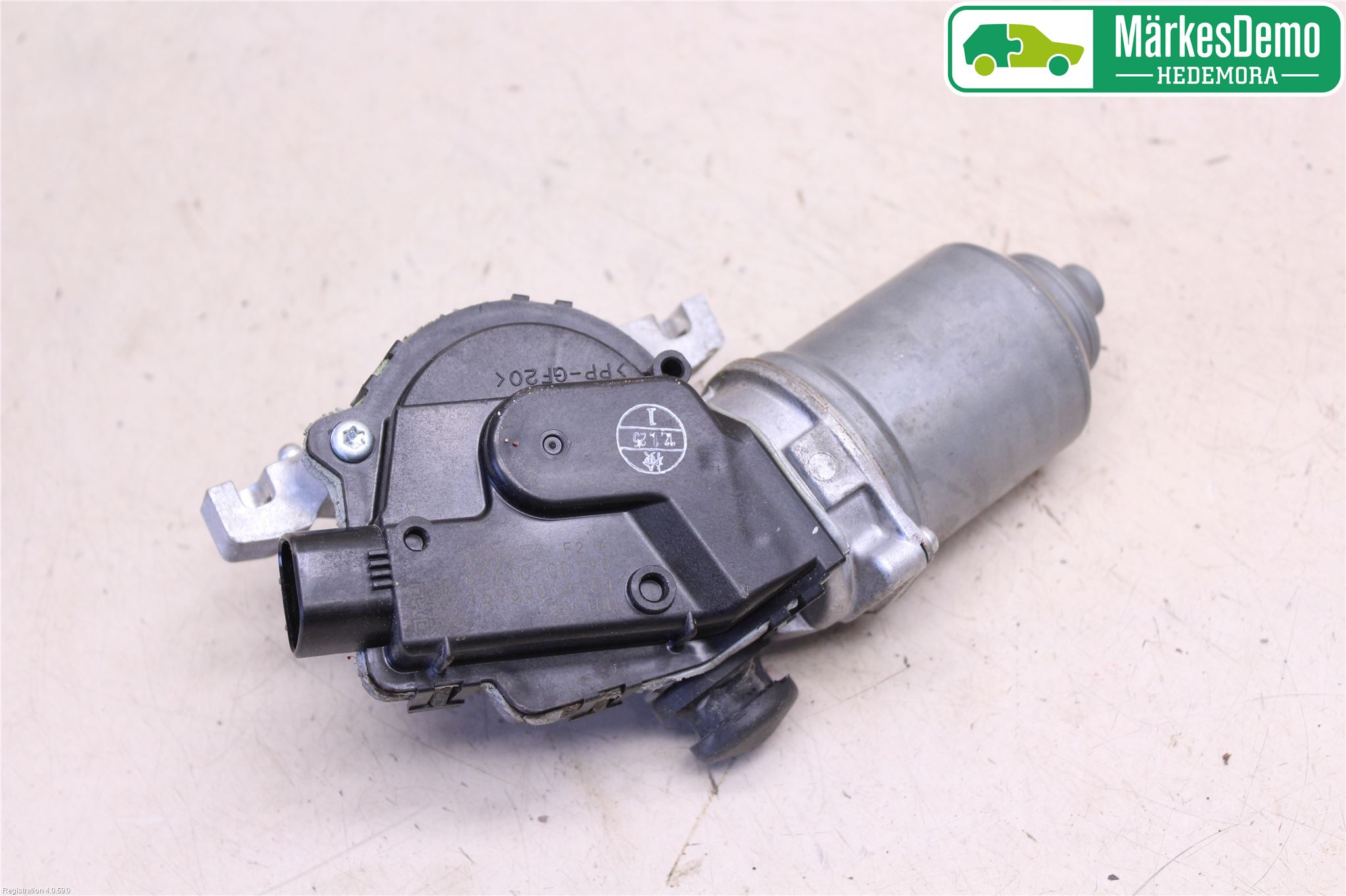 Toyota YARIS XP130 12-14 Viskermotor Frontrute