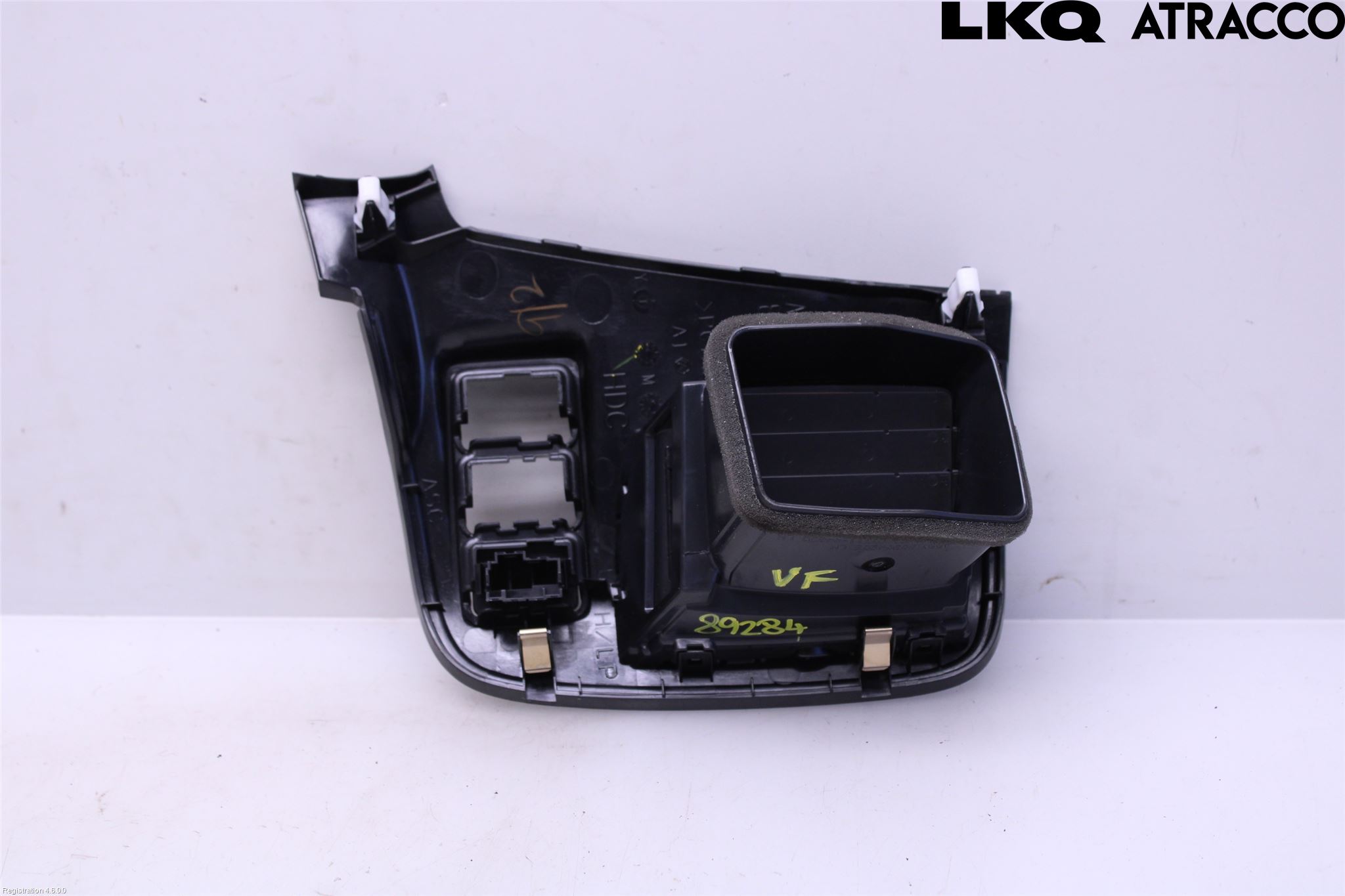 Mitsubishi OUTLANDER 13-21 Dashbord Kanal - Dyse