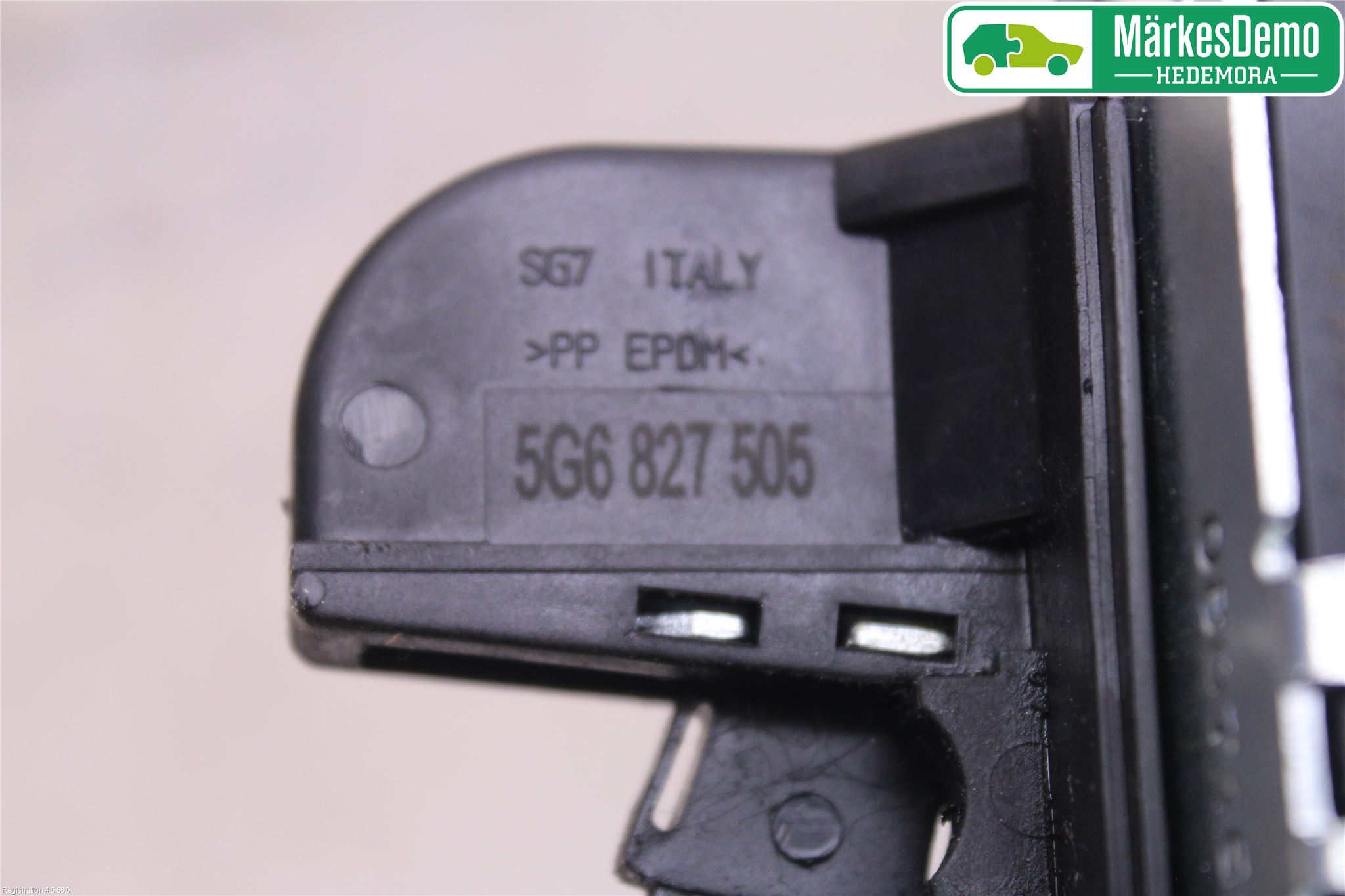 Volkswagen VW GOLF / E-GOLF VII 13-20 Bakluke-Lokk Låsekasse