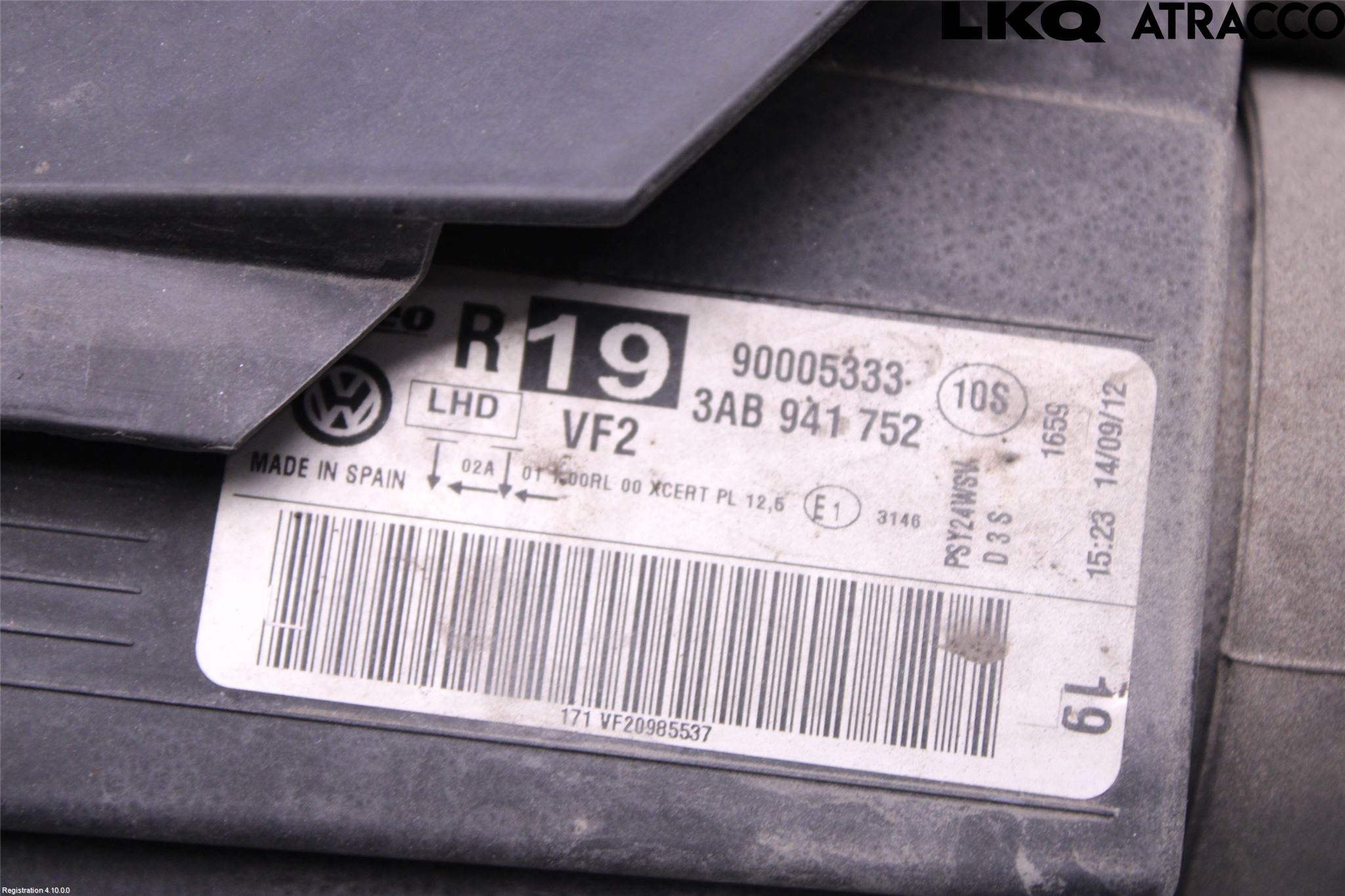 Volkswagen VW PASSAT 11-14 Frontlykt Høyre