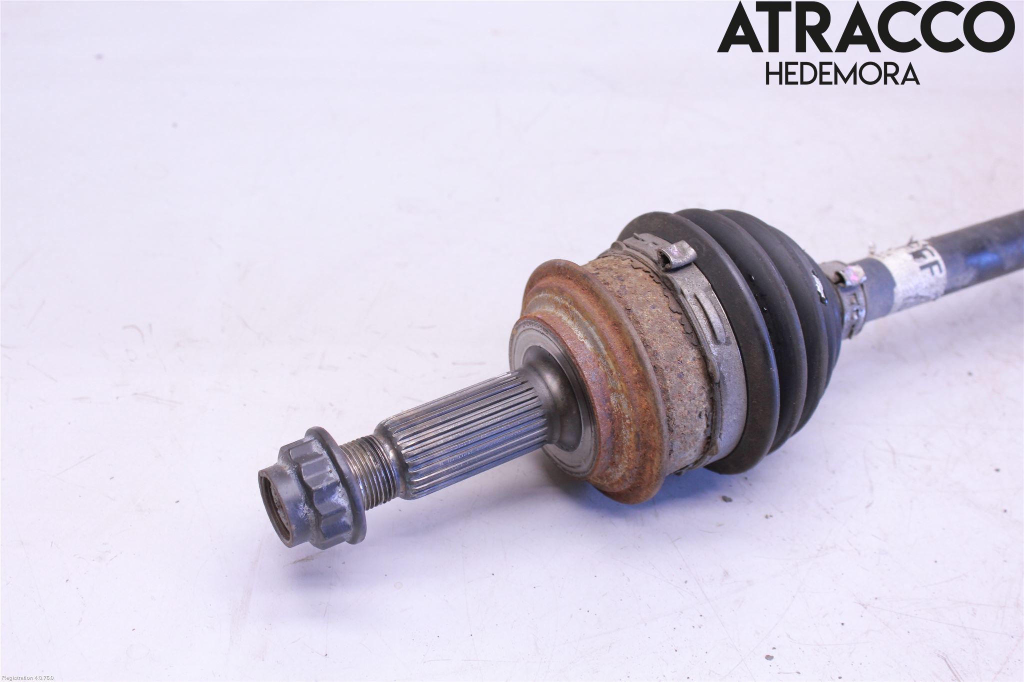 Toyota YARIS XP130 15-20 Drivaksel Foran Kompl Venstre