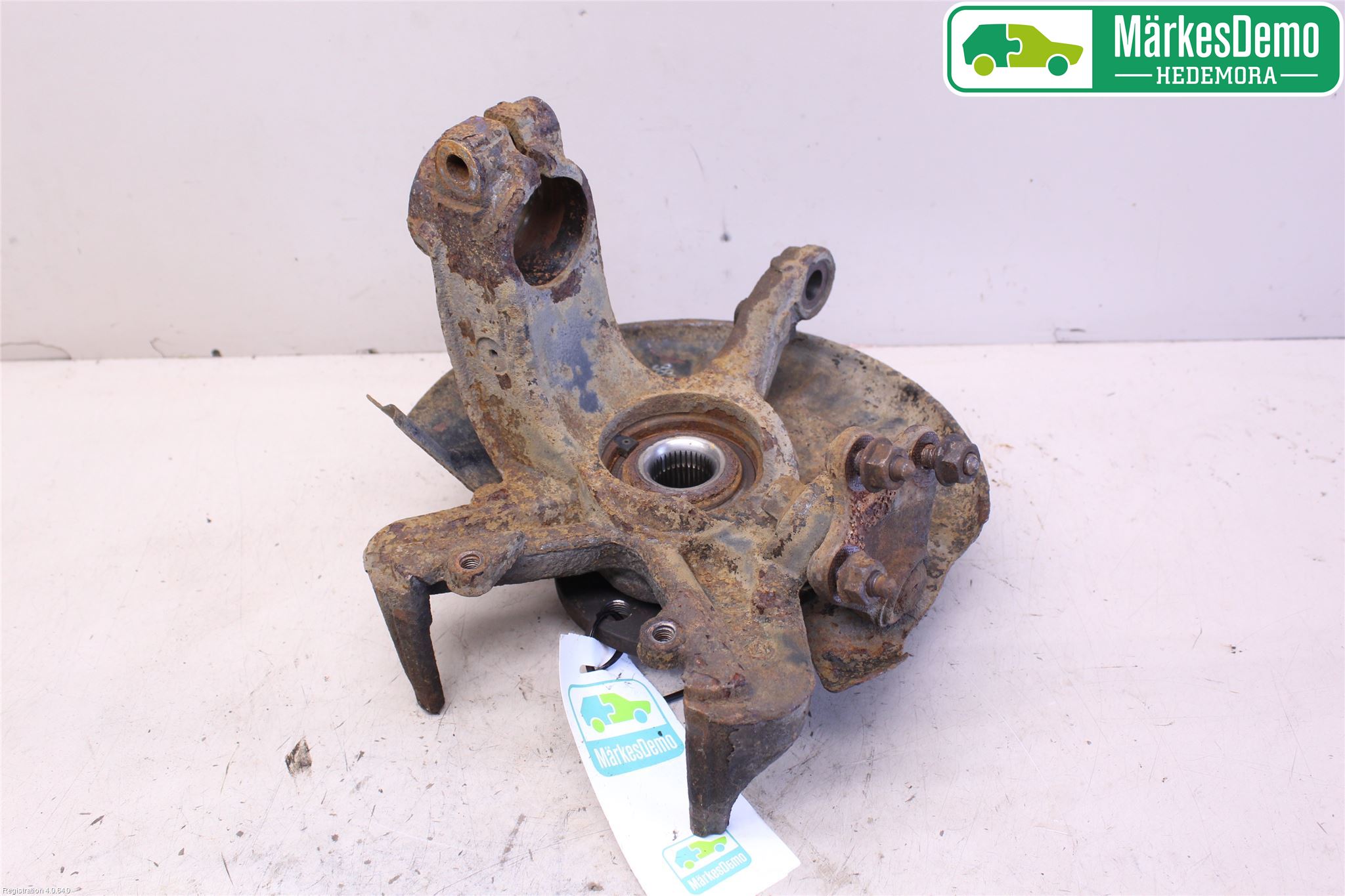 Volkswagen VW POLO 10-17 Spindel Hf