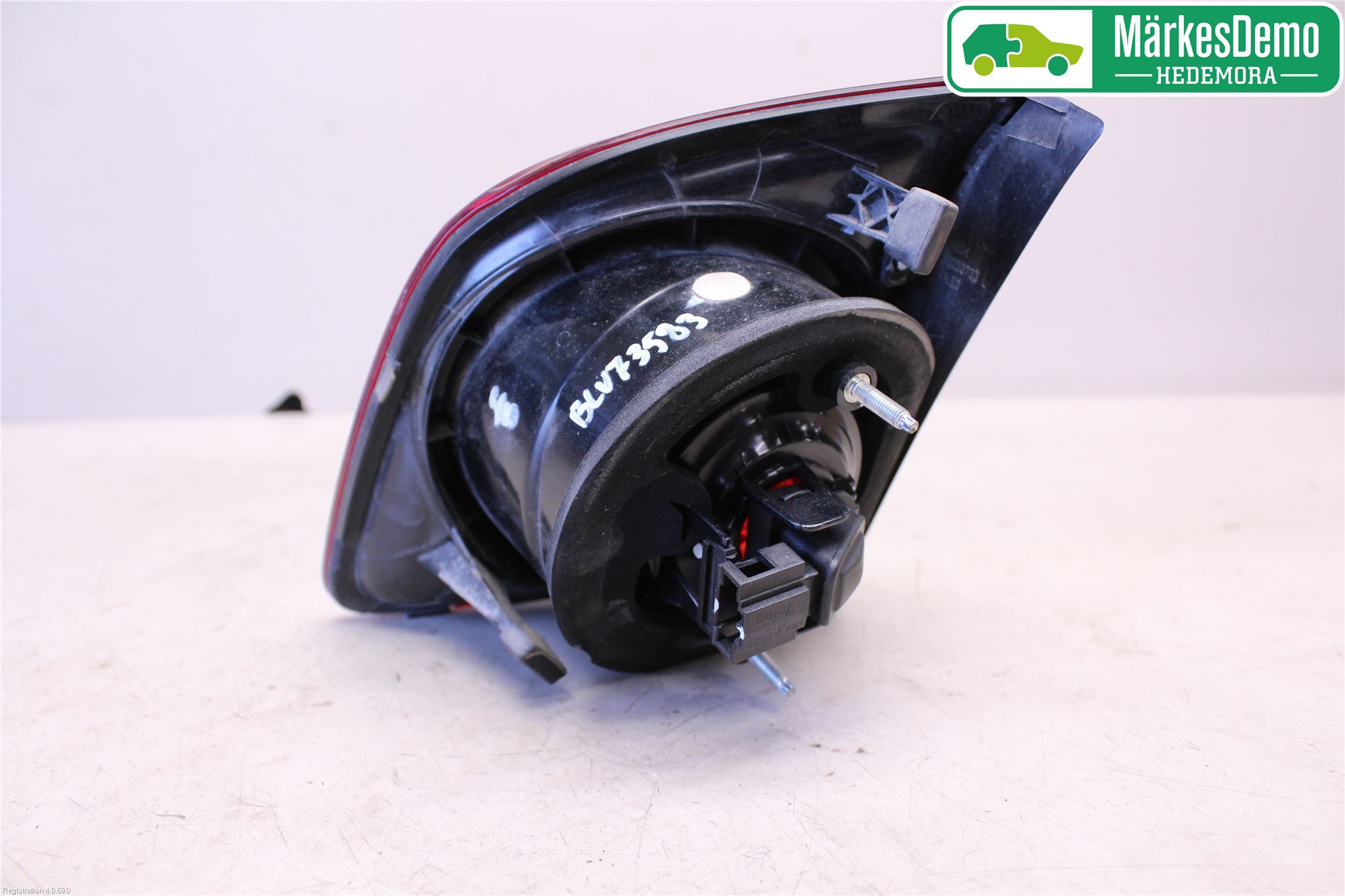 Volkswagen VW GOLF PLUS/CROSS GOLF 04-14 Baklykt Venstre  På Luke(Indre