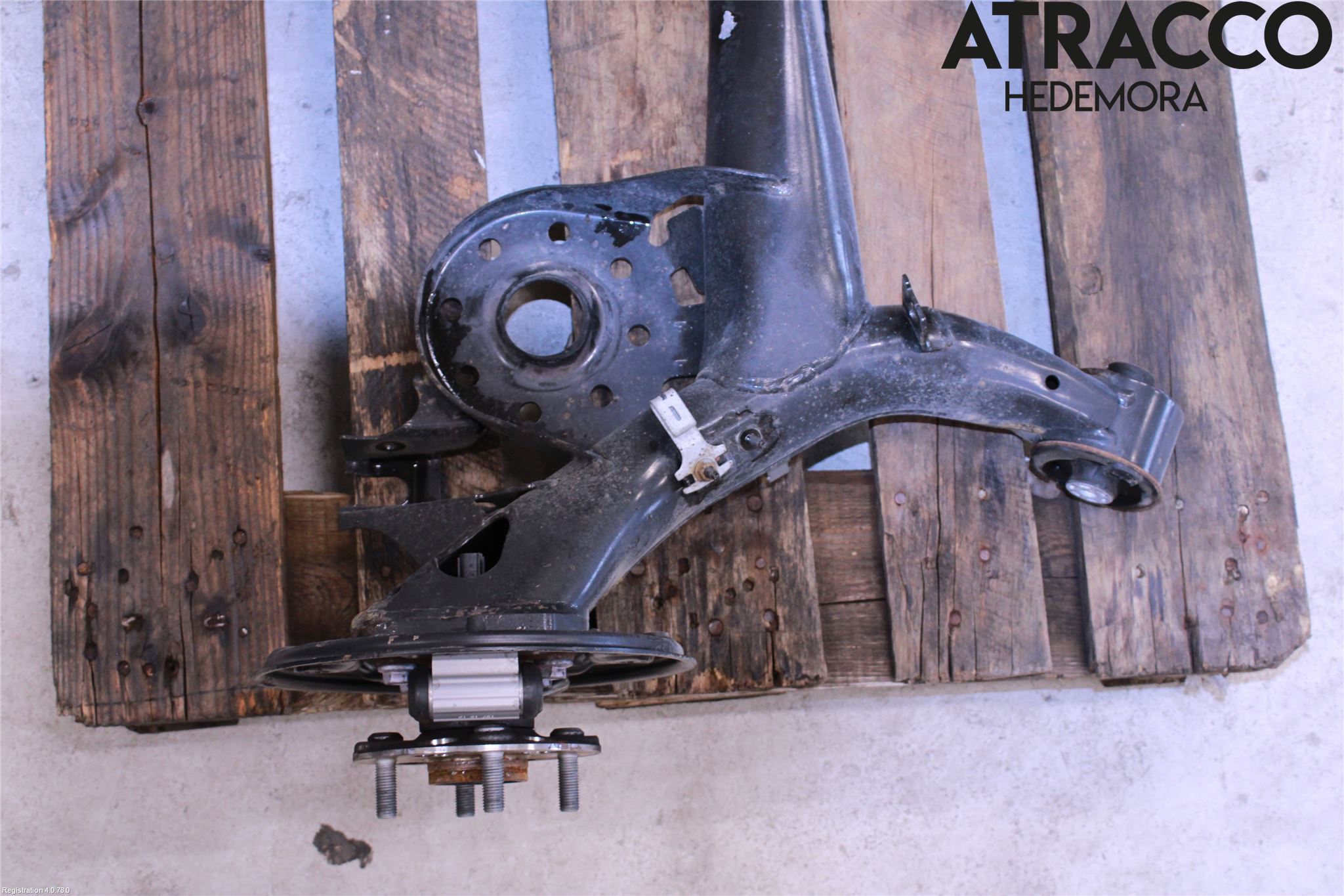 Toyota YARIS XP130 15-20 Bakaksel Feste Travers-Ramme