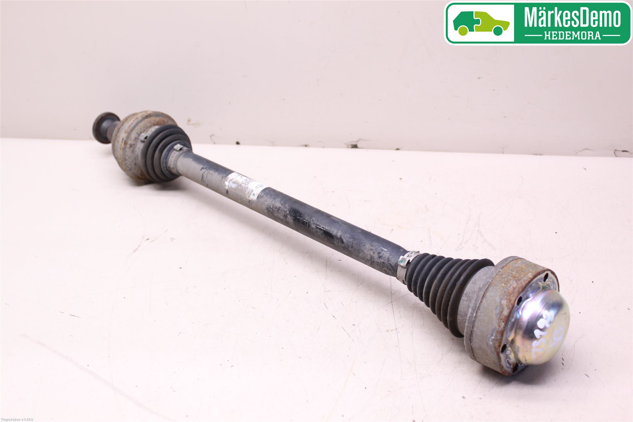 Audi A4/S4 B9 16-19 Drivaksel Bak Kompl Venstre