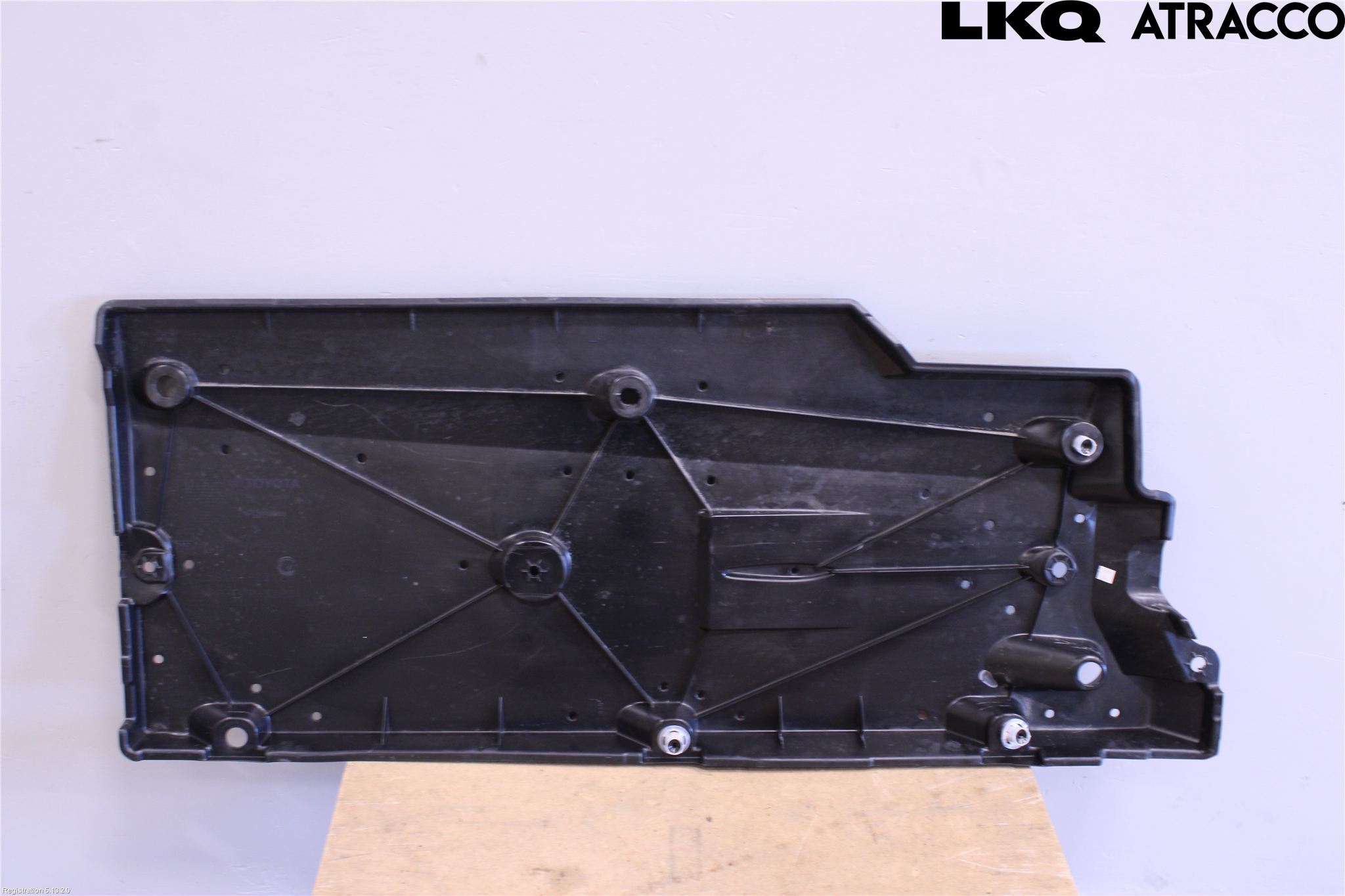 Toyota YARIS CROSS XP21 21- Bunnplate U Motor-Gear-Dørk