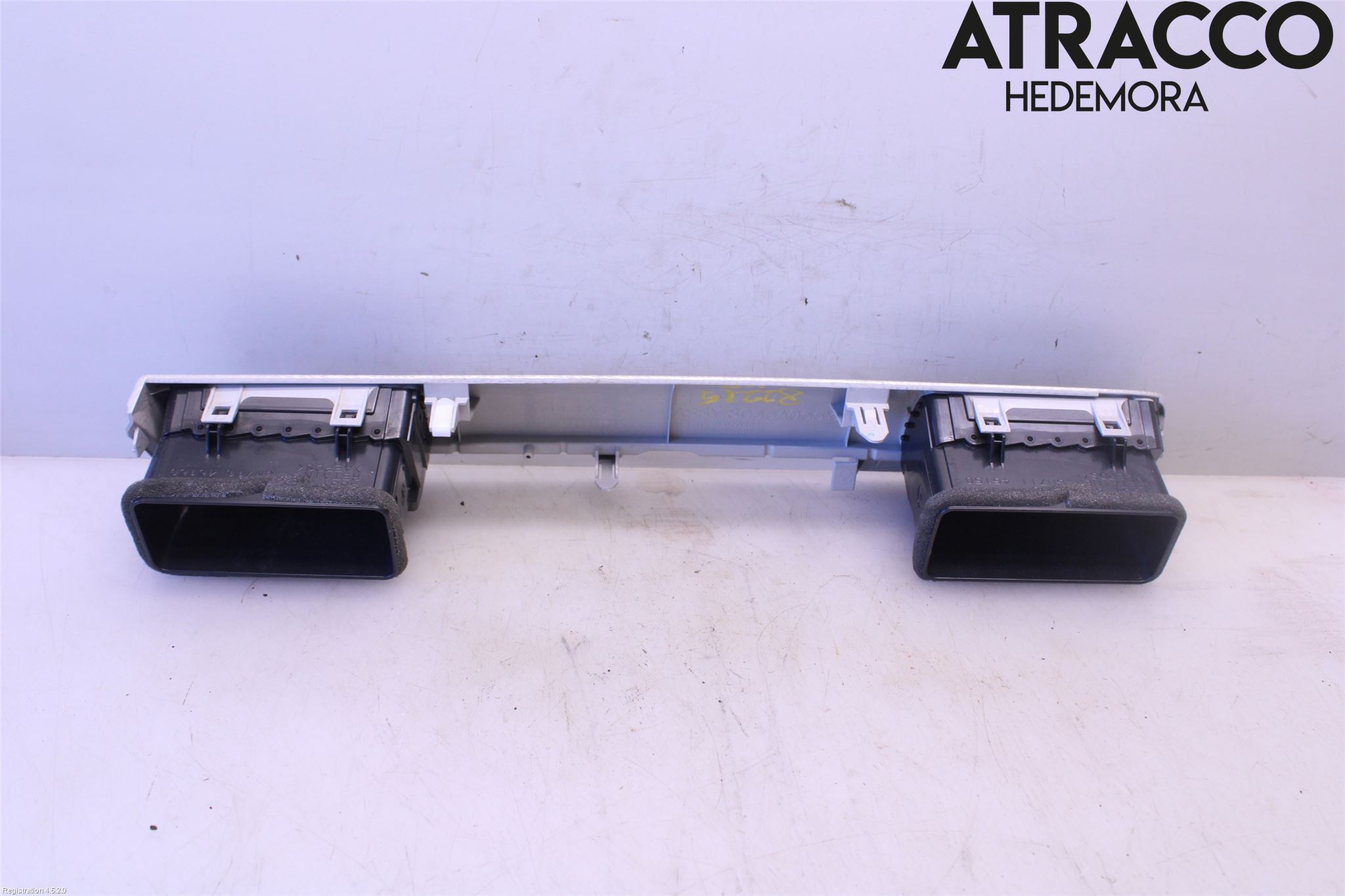 Mitsubishi OUTLANDER 13-21 Dashbord Kanal - Dyse