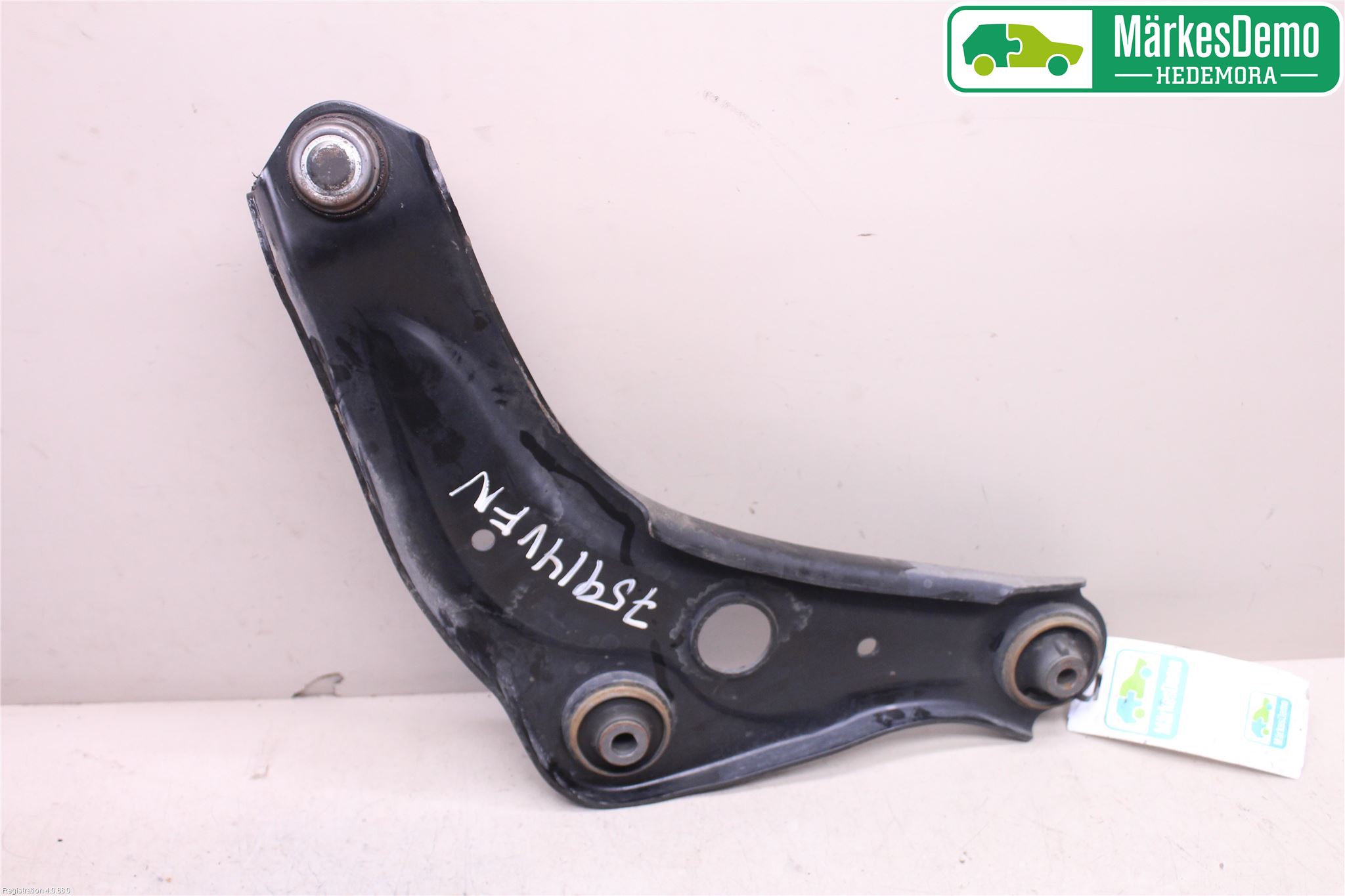 Nissan QASHQAI 14-17 Bærearm Foran Venstre Nedre