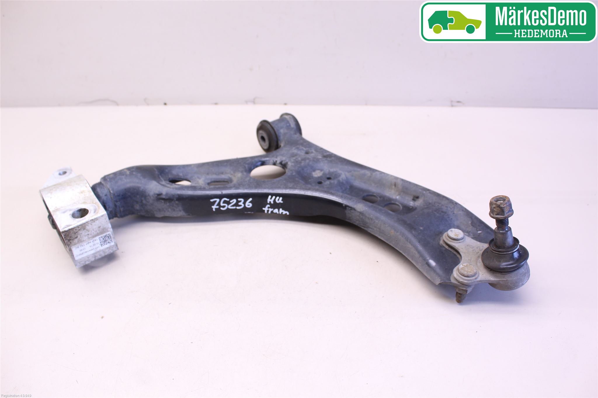 Volkswagen VW GOLF VI 09-13 Bærearm Foran Høyre Nedre