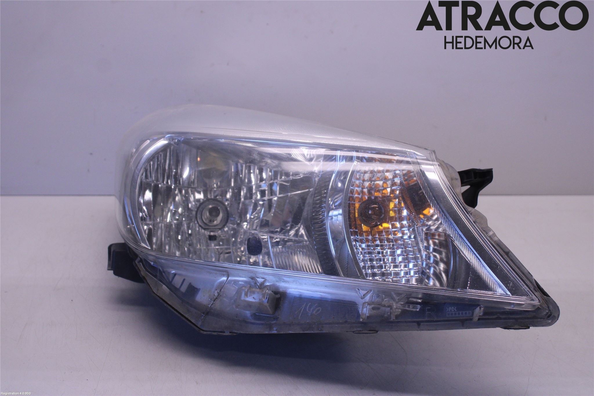 Toyota YARIS XP130 12-14 Frontlykt Høyre