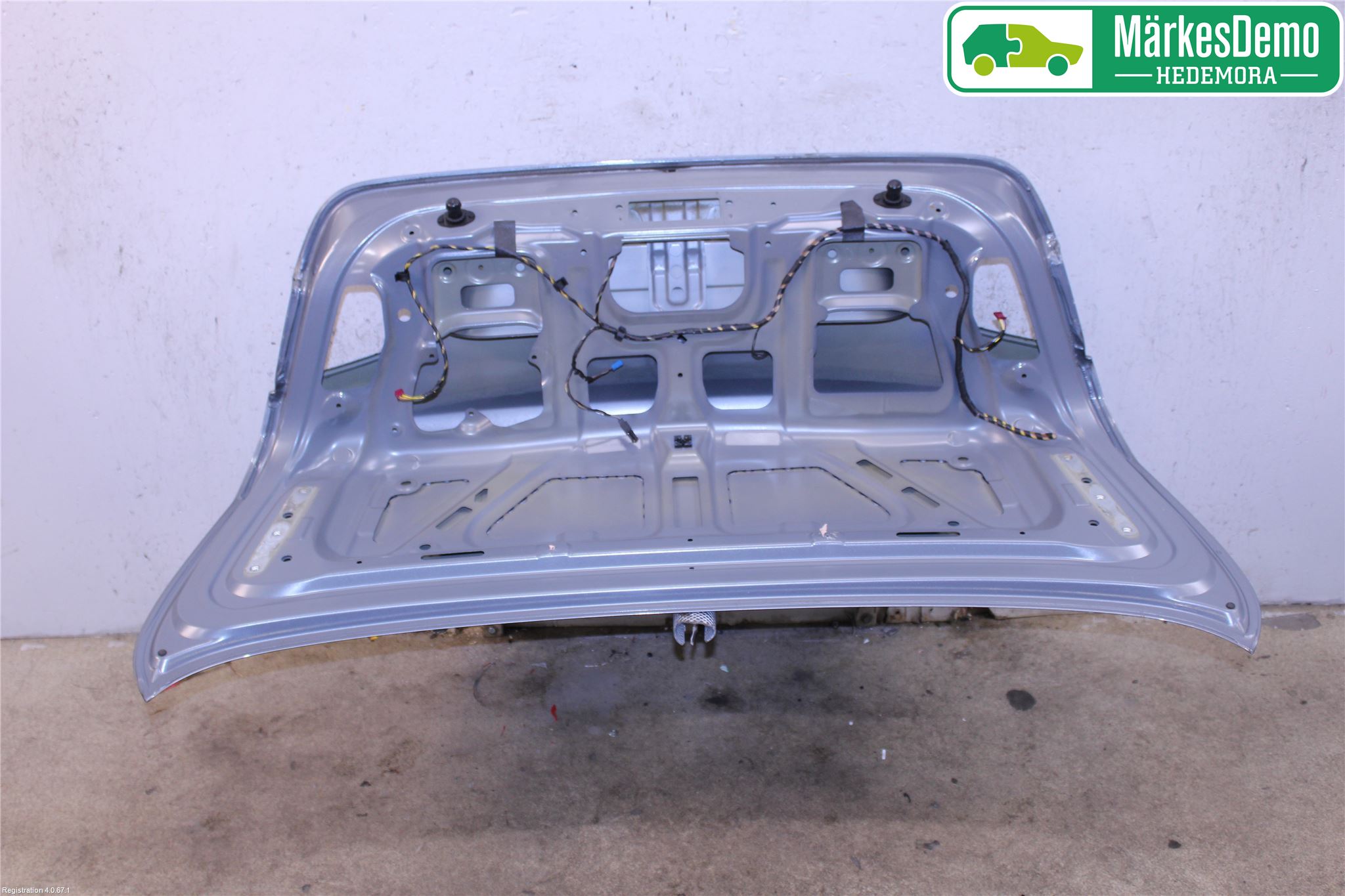 BMW 5 F10/F11/F18 09-17 Bakluke Koffertlokk
