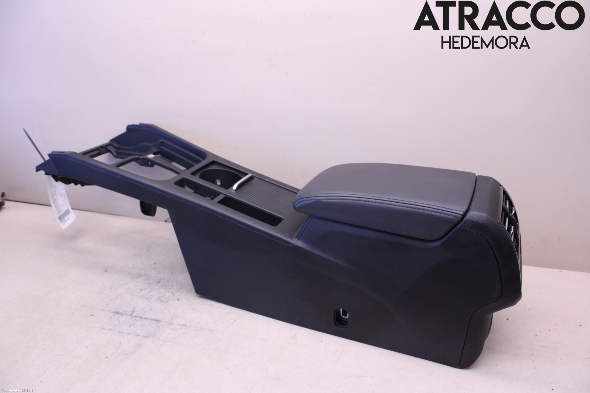Volkswagen VW PASSAT 15-19 Innr Konsoll-Lomme