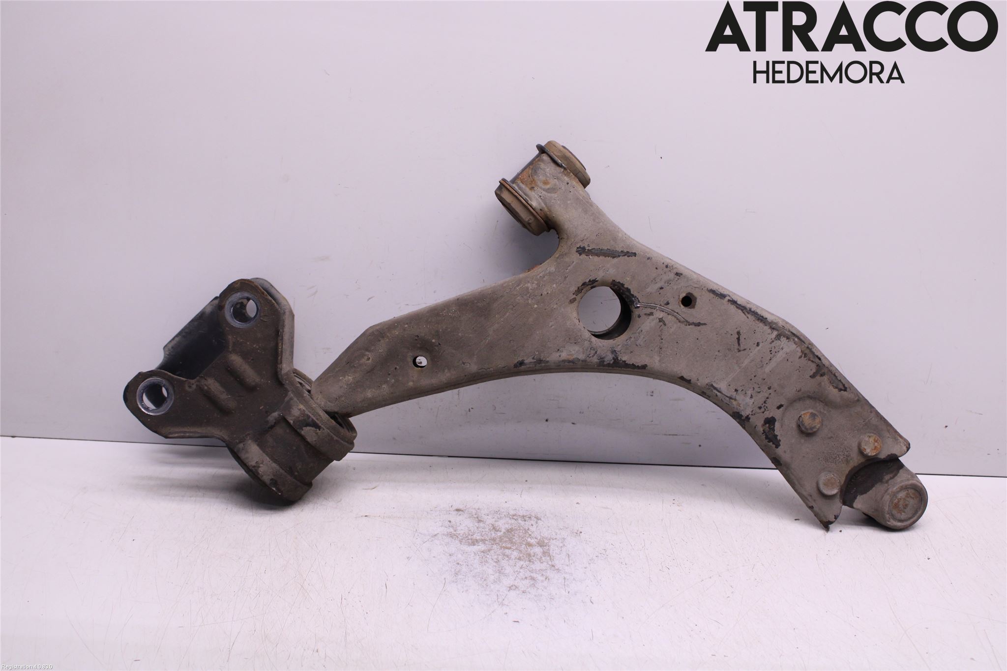 Ford FOCUS 11-14 Bærearm Foran Venstre Nedre