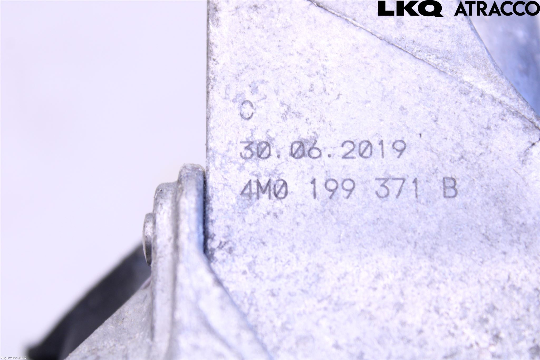 Audi A6 F2/C8 19- Motor Feste Gummi