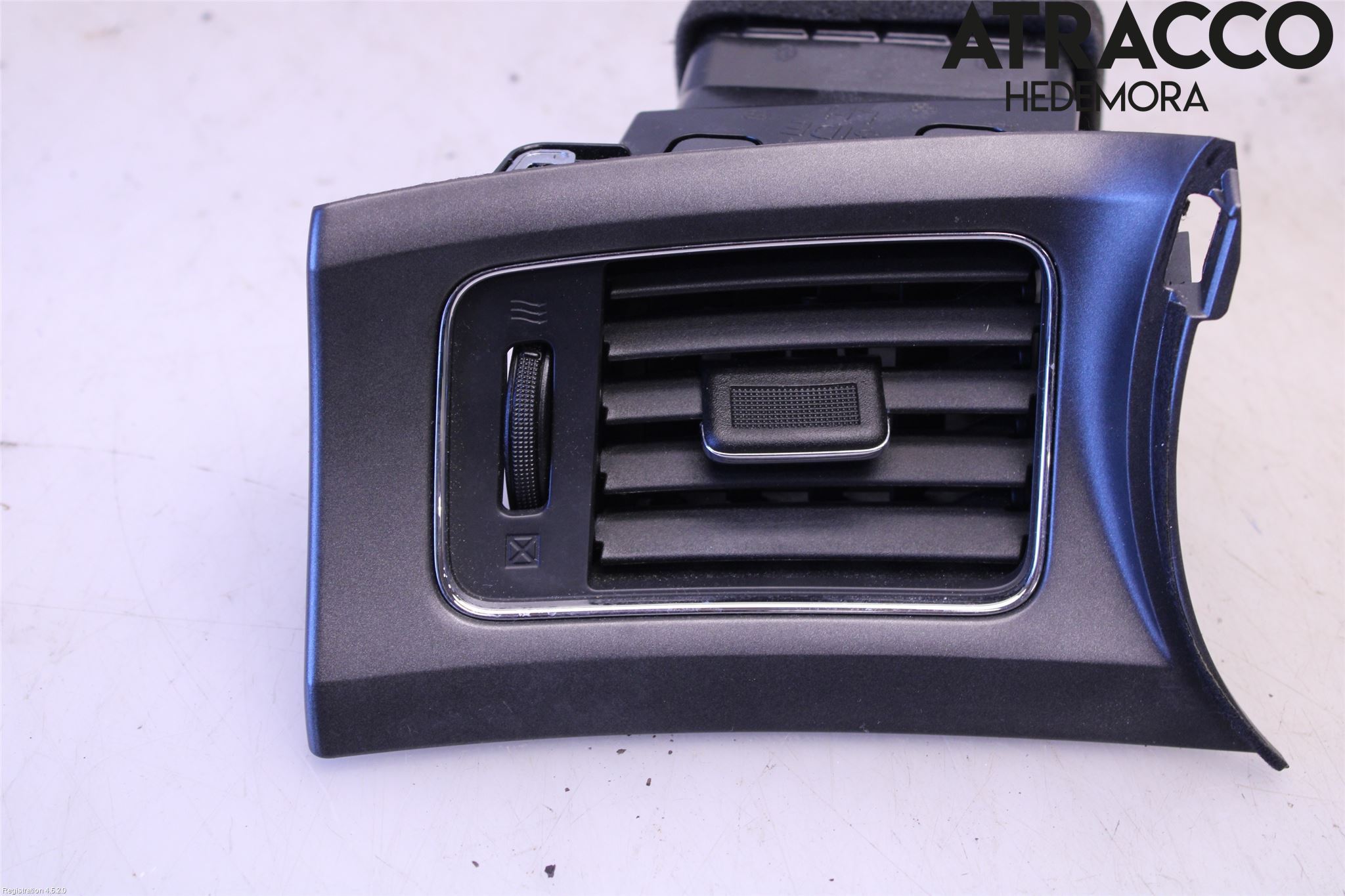 Nissan PULSAR Dashbord Kanal - Dyse