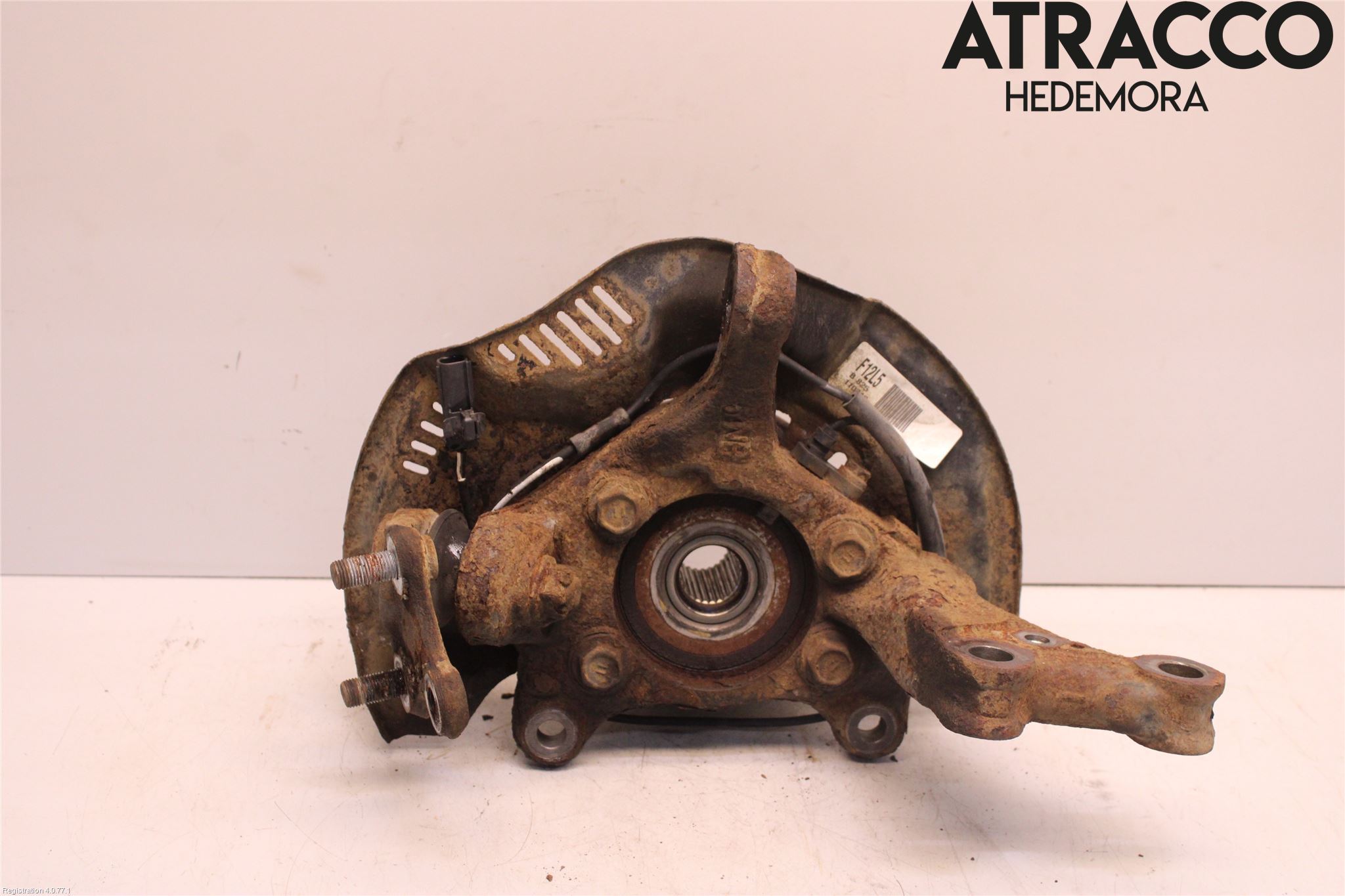 Toyota AURIS 10-12 Spindel Vf