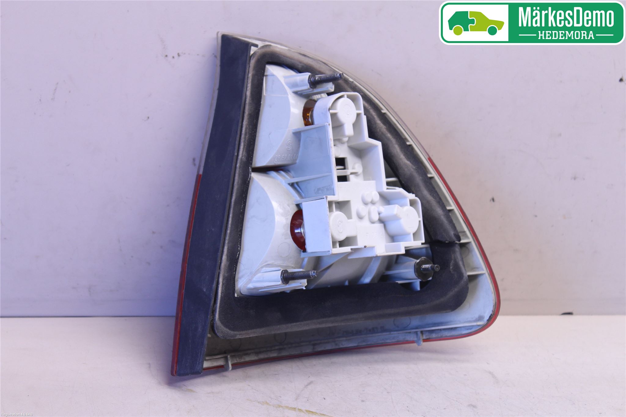 BMW 3 E46      98-05 Baklykt Venstre