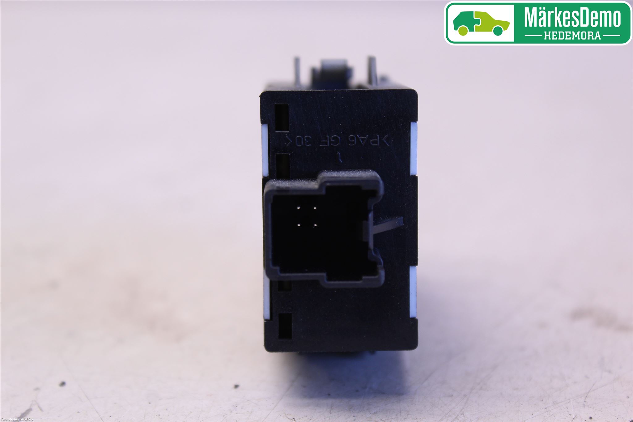 Ford FOCUS     04-07 Bryter Varmesete