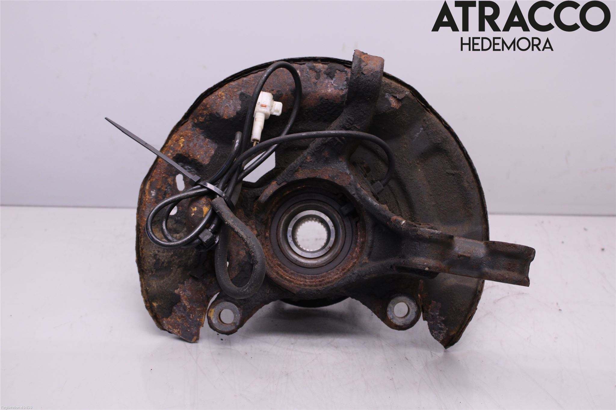 Toyota YARIS XP90 06-11 Spindel Vf