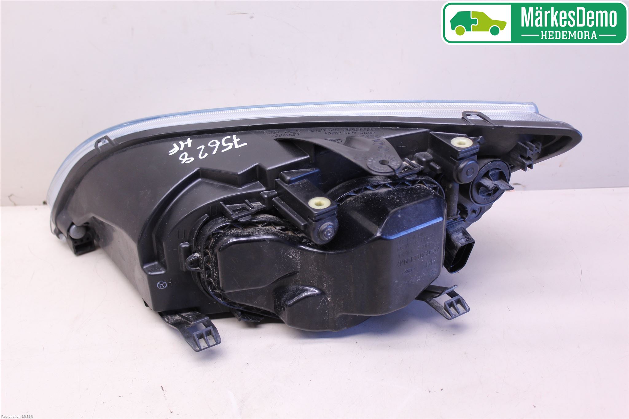 Ford FOCUS     04-07 Frontlykt Høyre