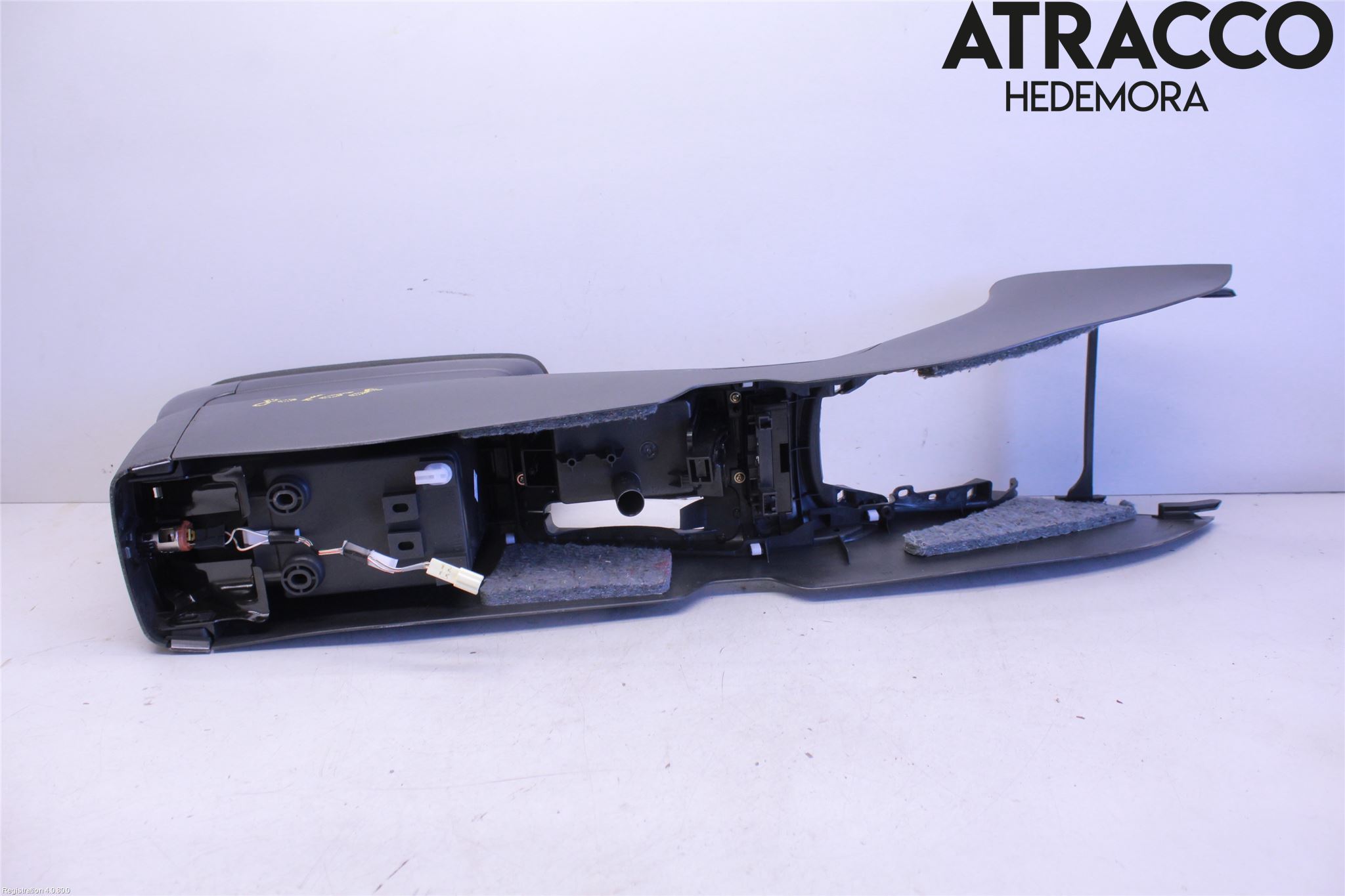 Toyota AVENSIS 03-06 Innr Konsoll-Lomme