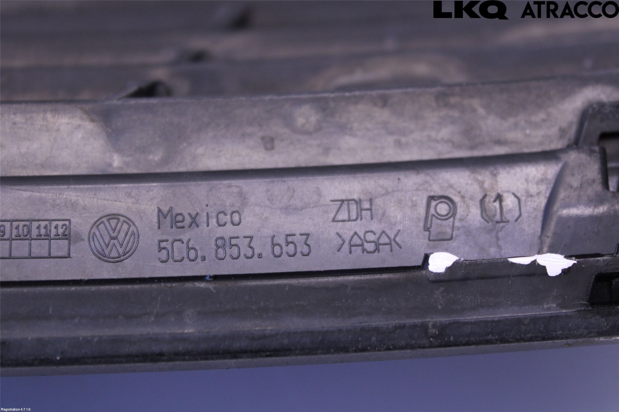Volkswagen VW JETTA VI 11- Grill Komplett