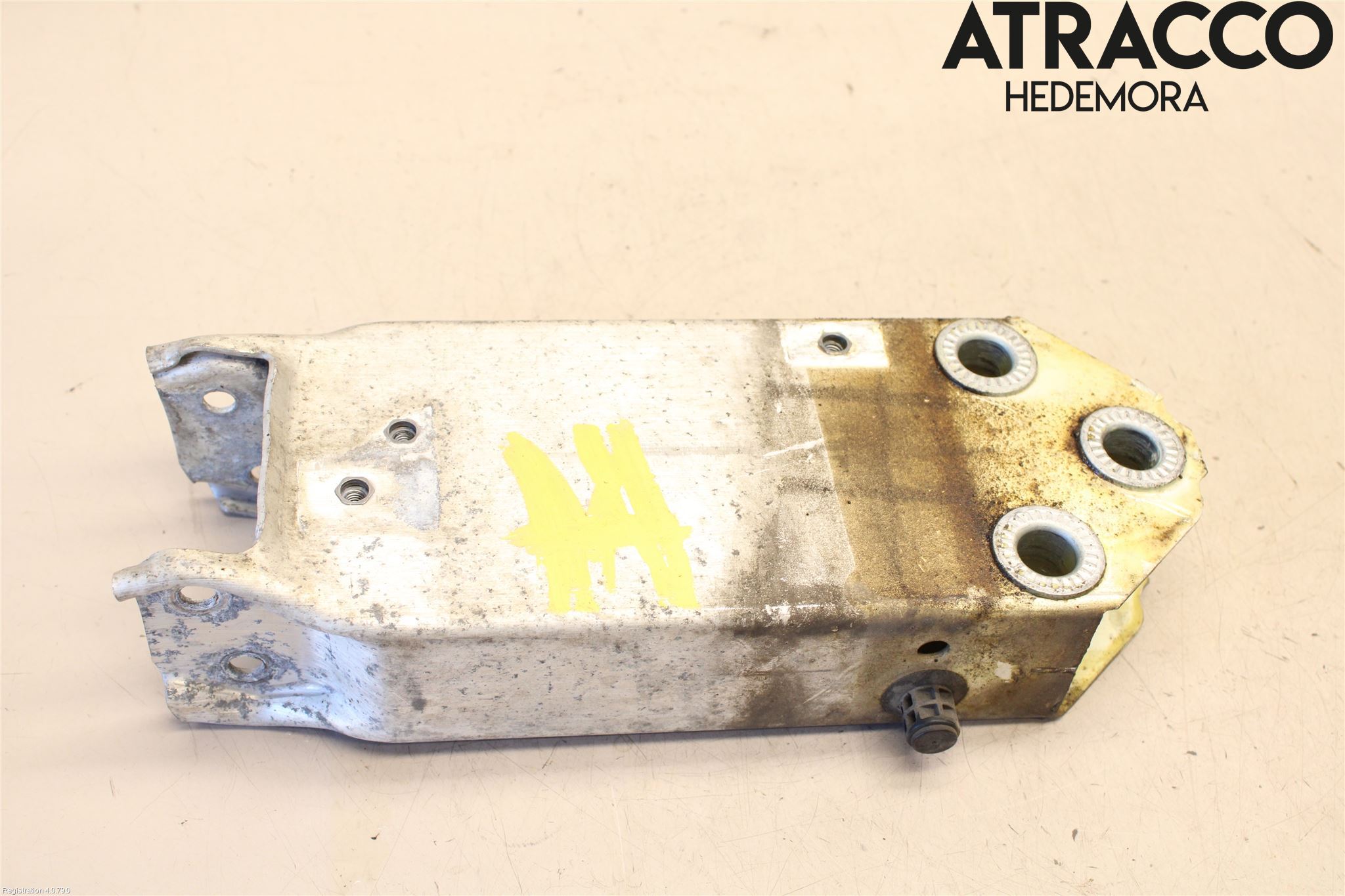 BMW 5 F10/F11/F18 09-17 Støtfanger Foran Feste