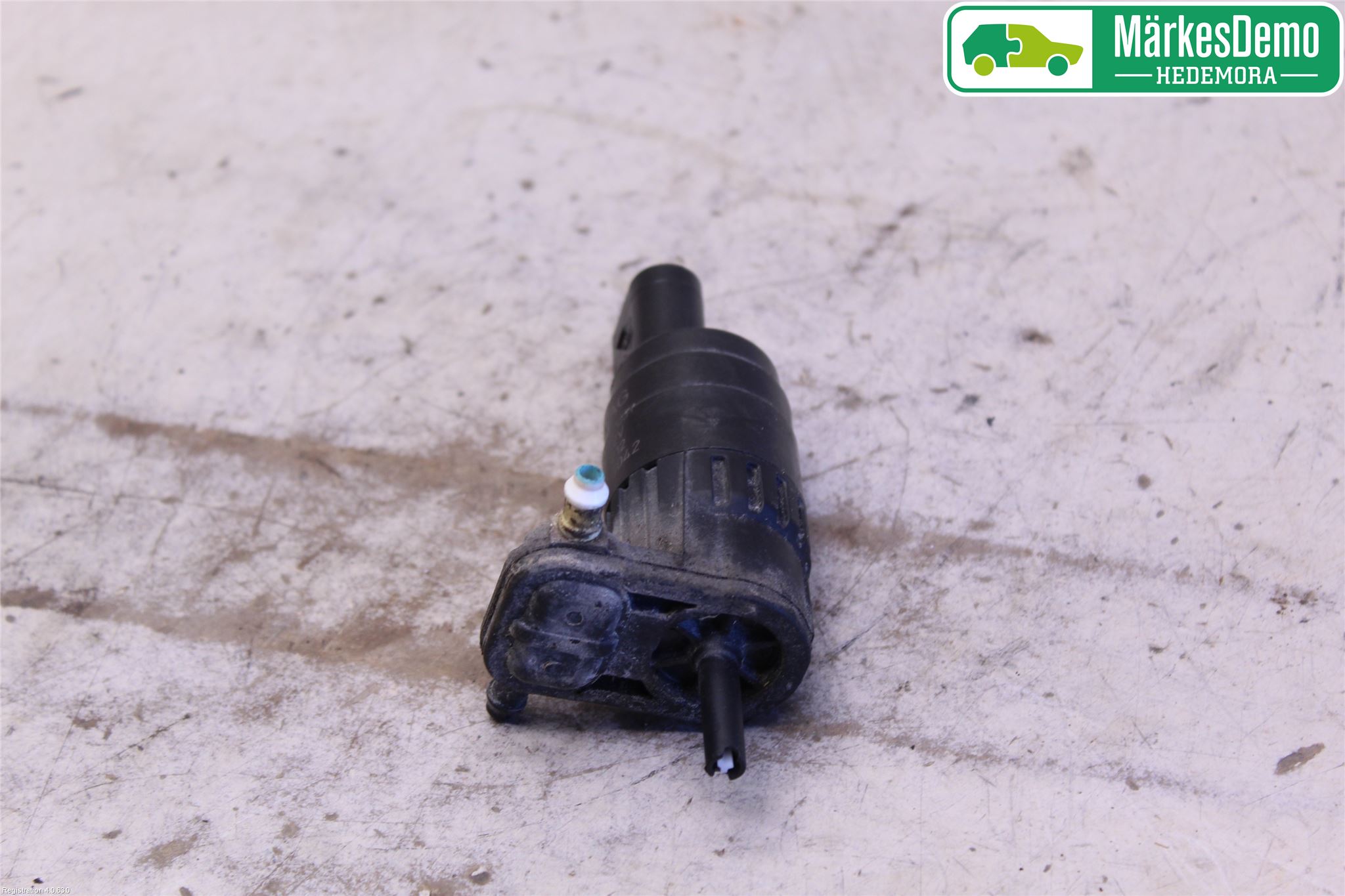 Volkswagen VW CADDY 11-15 Spylerpumpe Frontrute